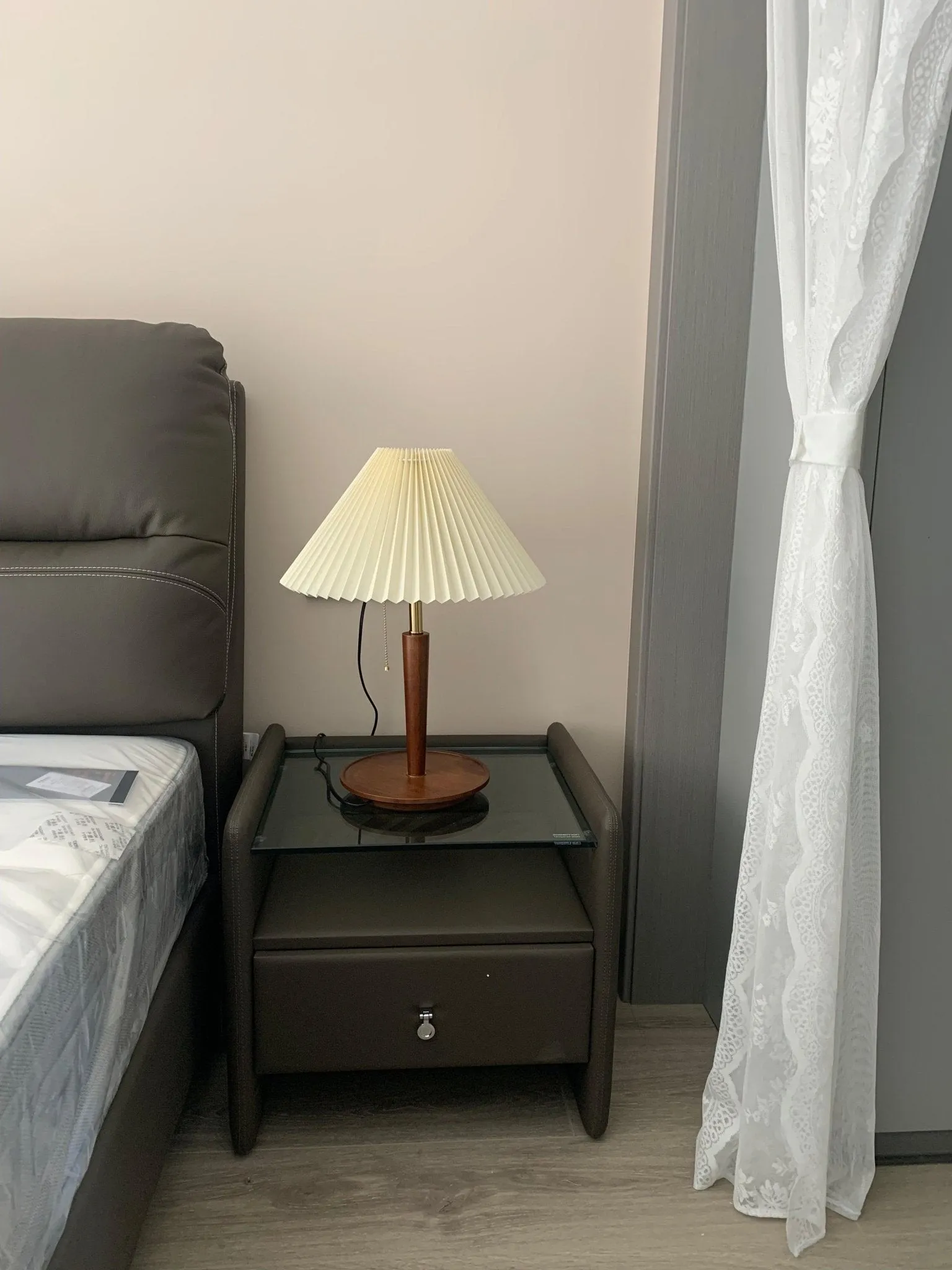 Cone Pleated Fabric Table Lamp
