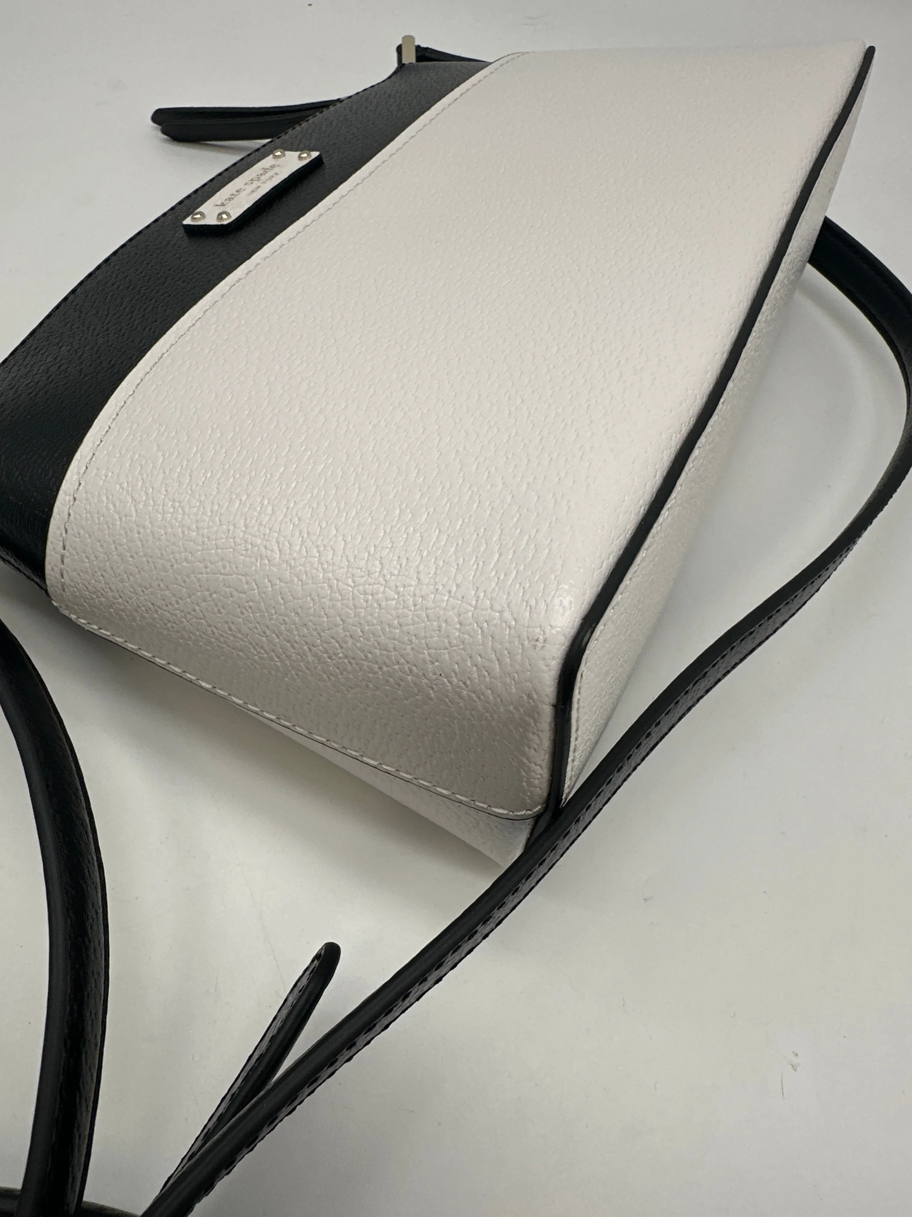 Crossbody Designer By Kate Spade, Size: Small
