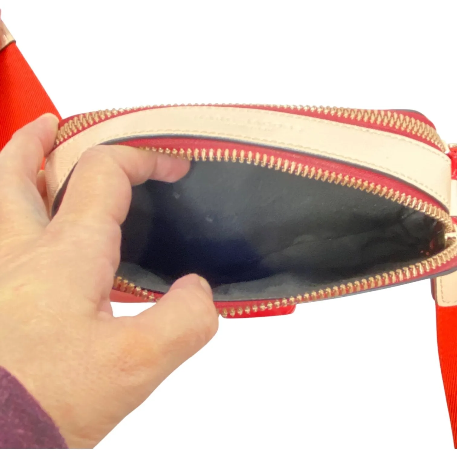 Crossbody Luxury Designer By Marc Jacobs  Size: Small