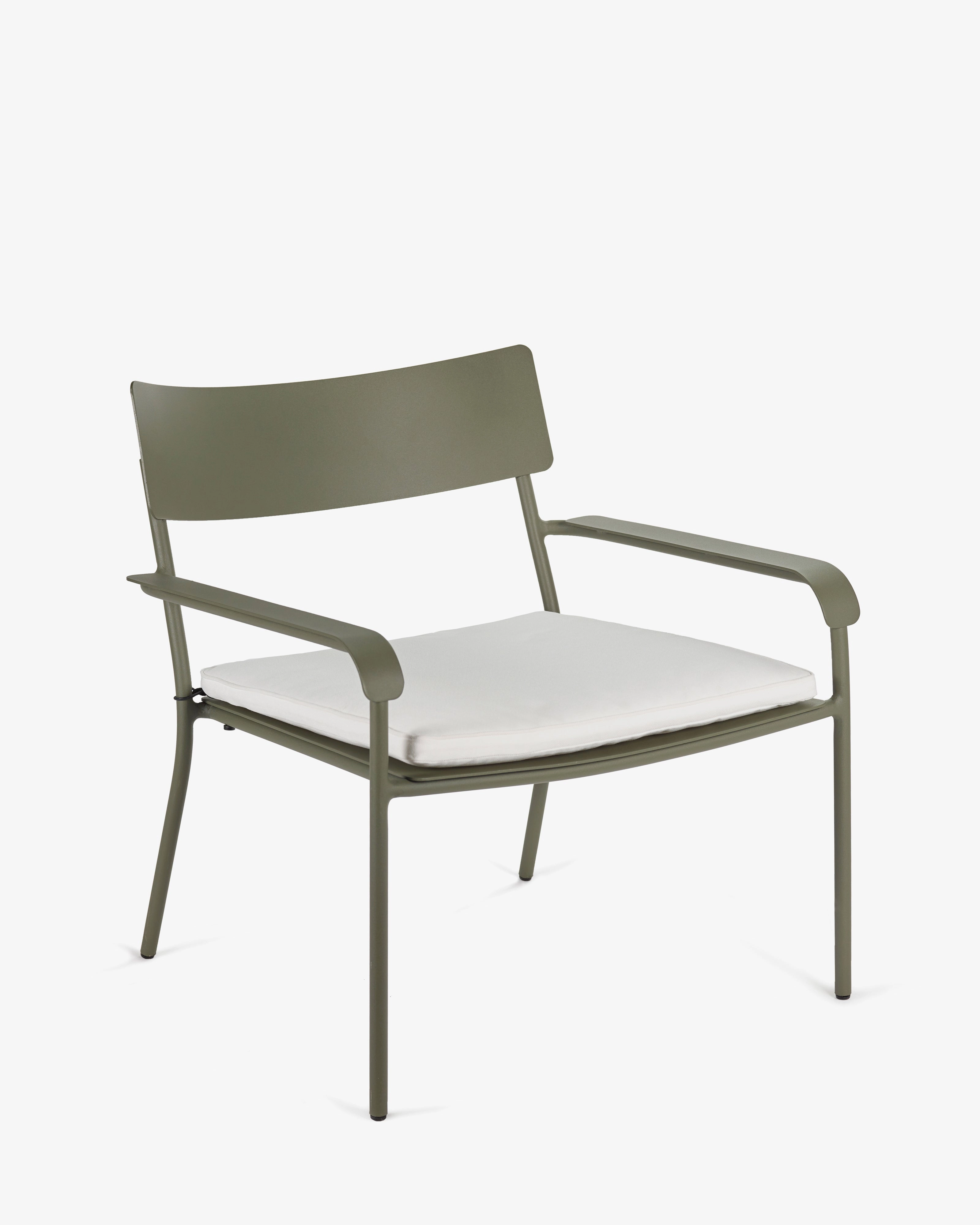 Cushion lounge chair white August