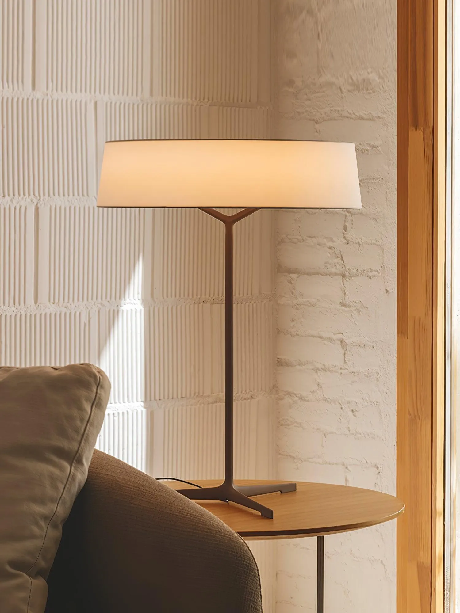 Dama Table Lamp
