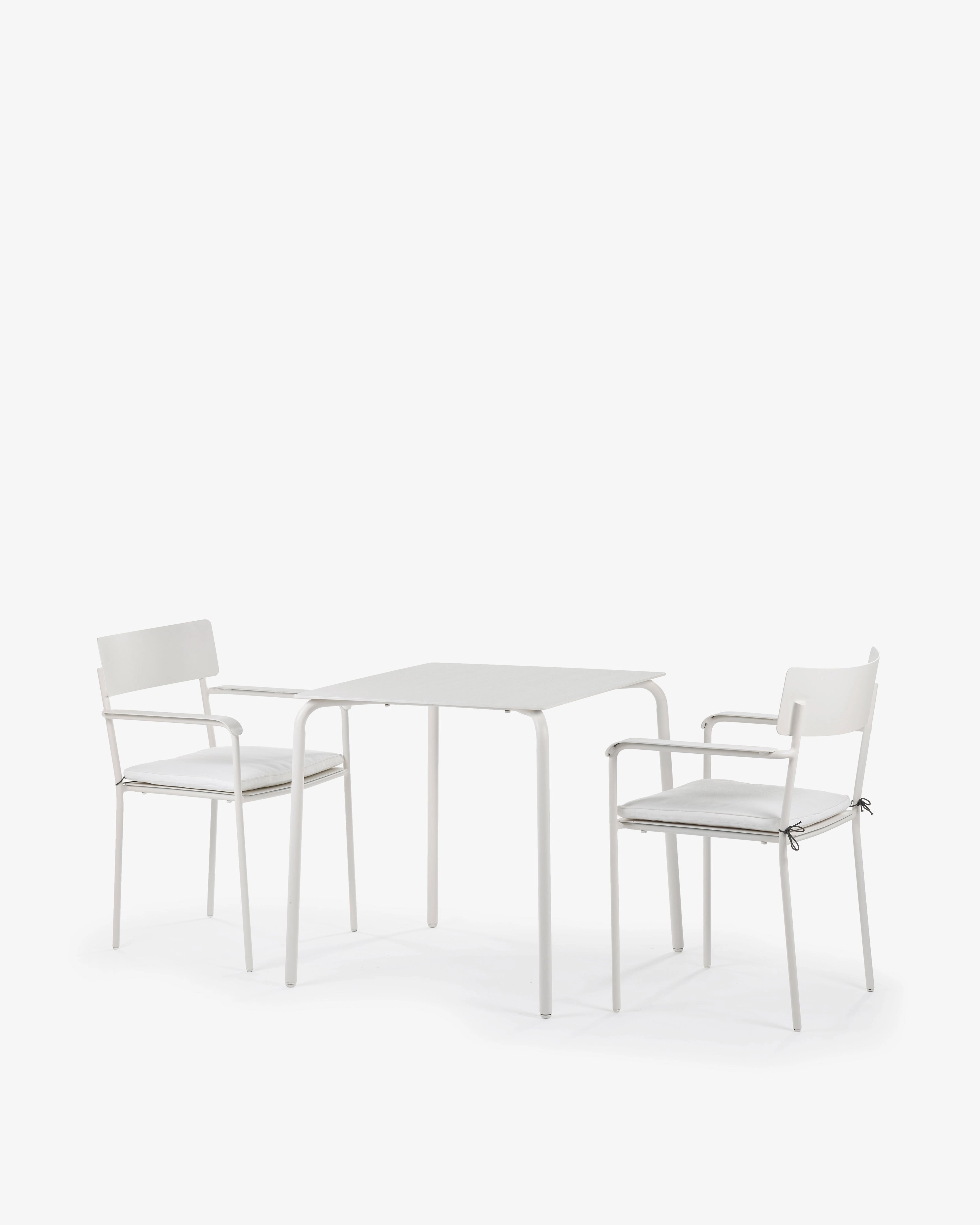 Dining table aluminium sand August