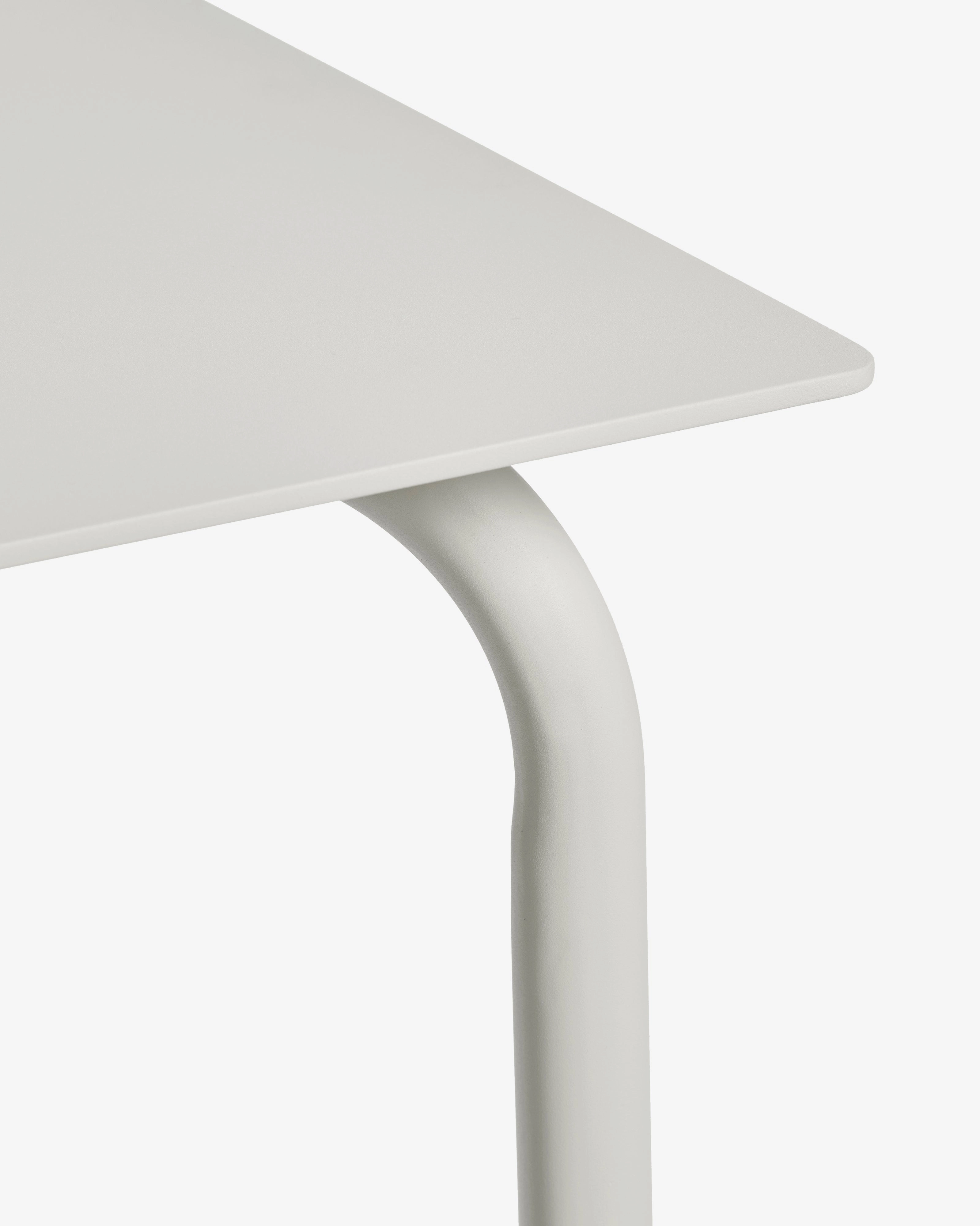 Dining table M aluminium sand August