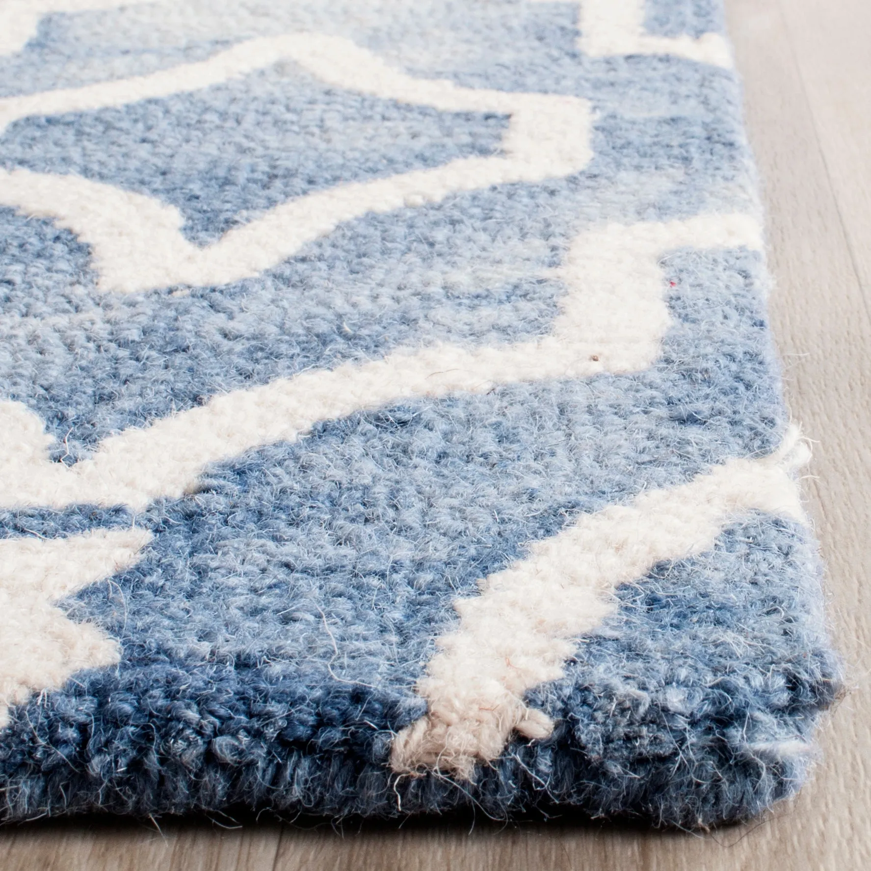 Dip Dye Hand Made Area Rug, Blue / Ivory Contemporary Style Non Shedding