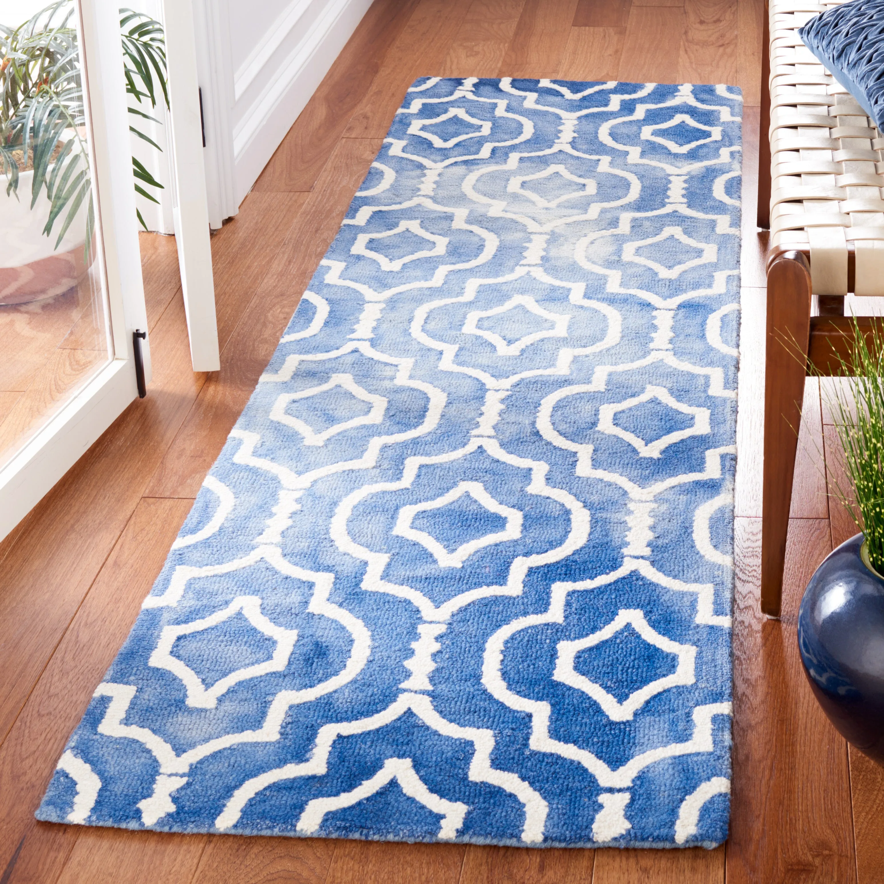 Dip Dye Hand Made Area Rug, Blue / Ivory Contemporary Style Non Shedding