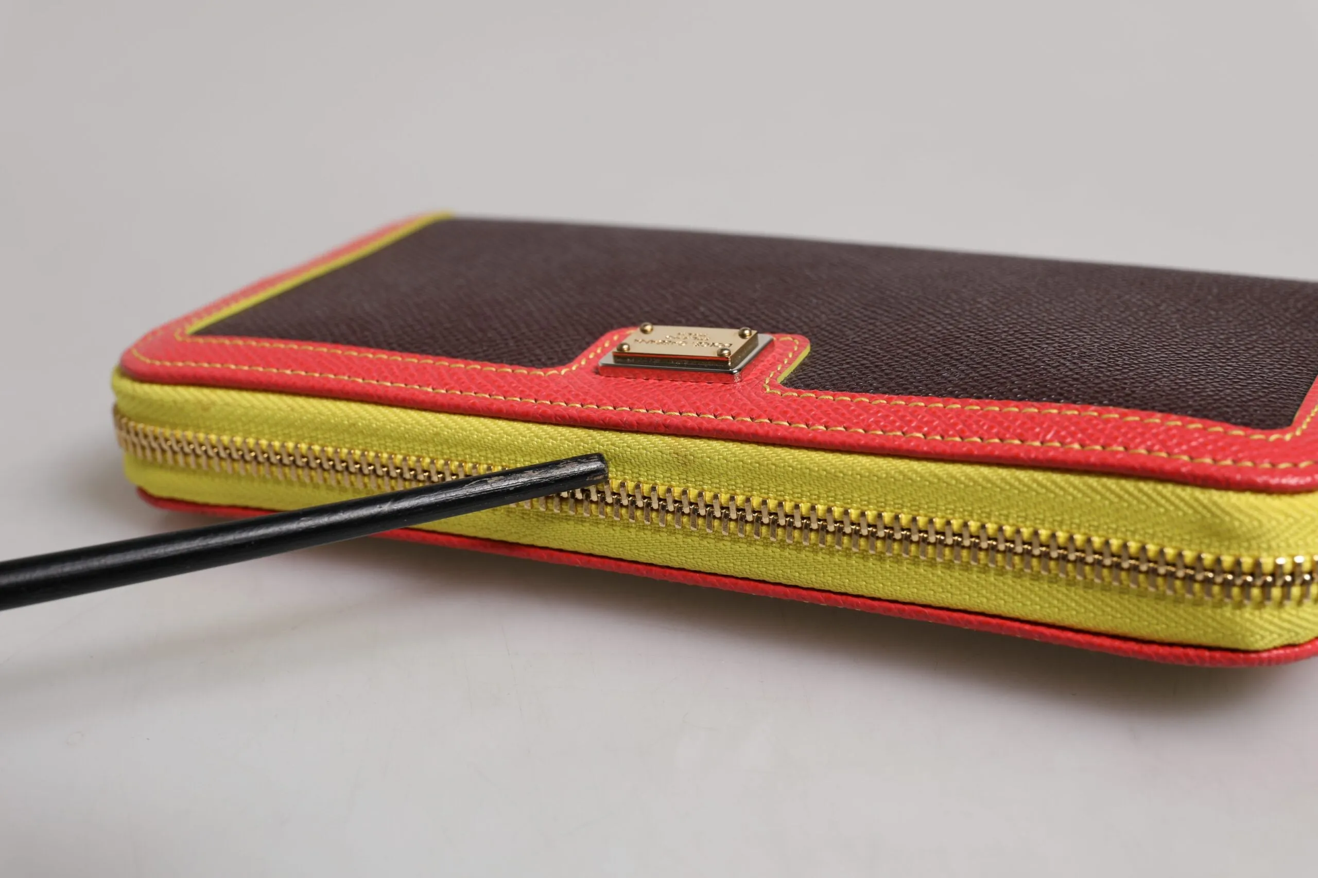 Dolce & Gabbana Textu Leather Zip Around Continental Women's Wallet (Pre-Owned)