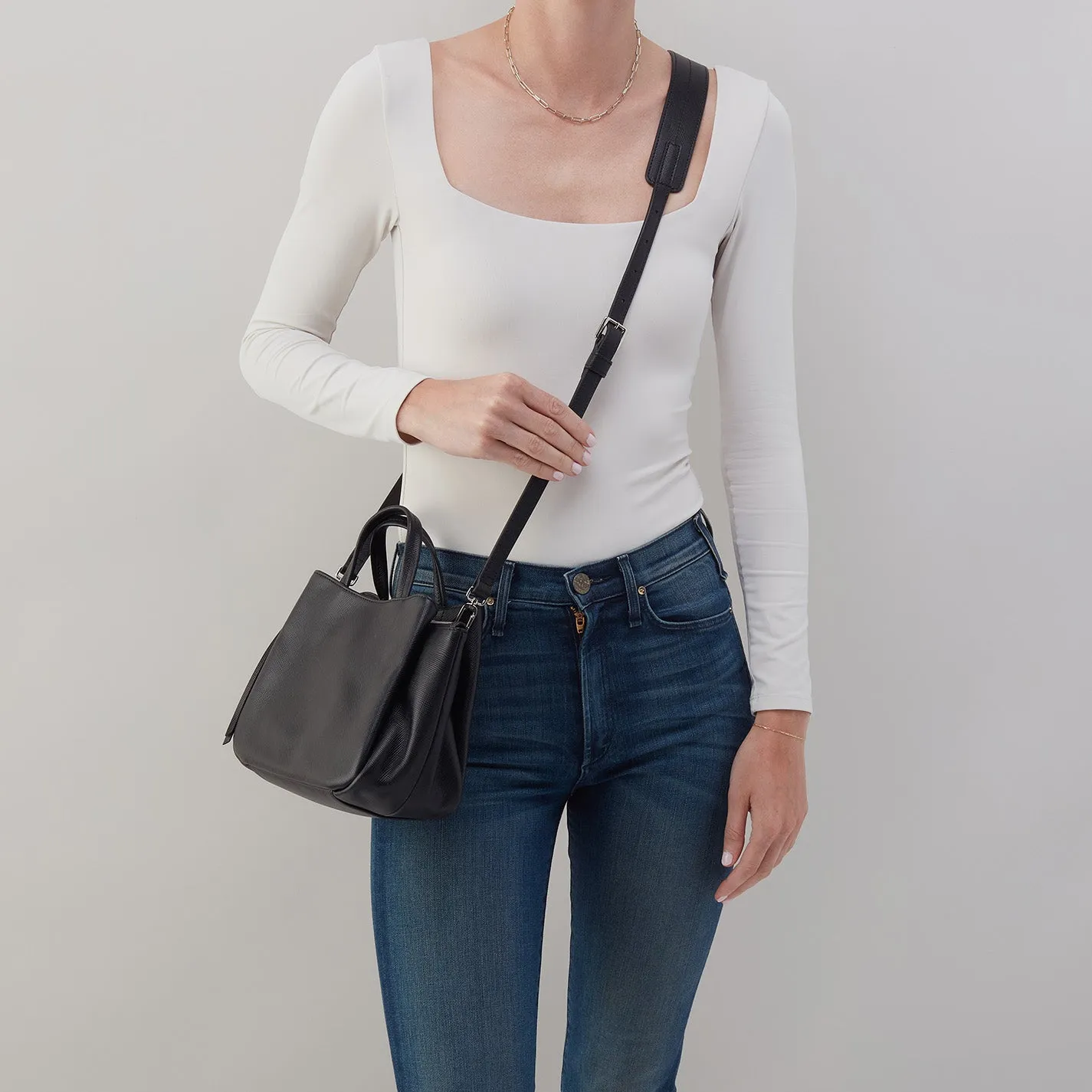 Essential Satchel in Soft Saffiano Leather - Lion