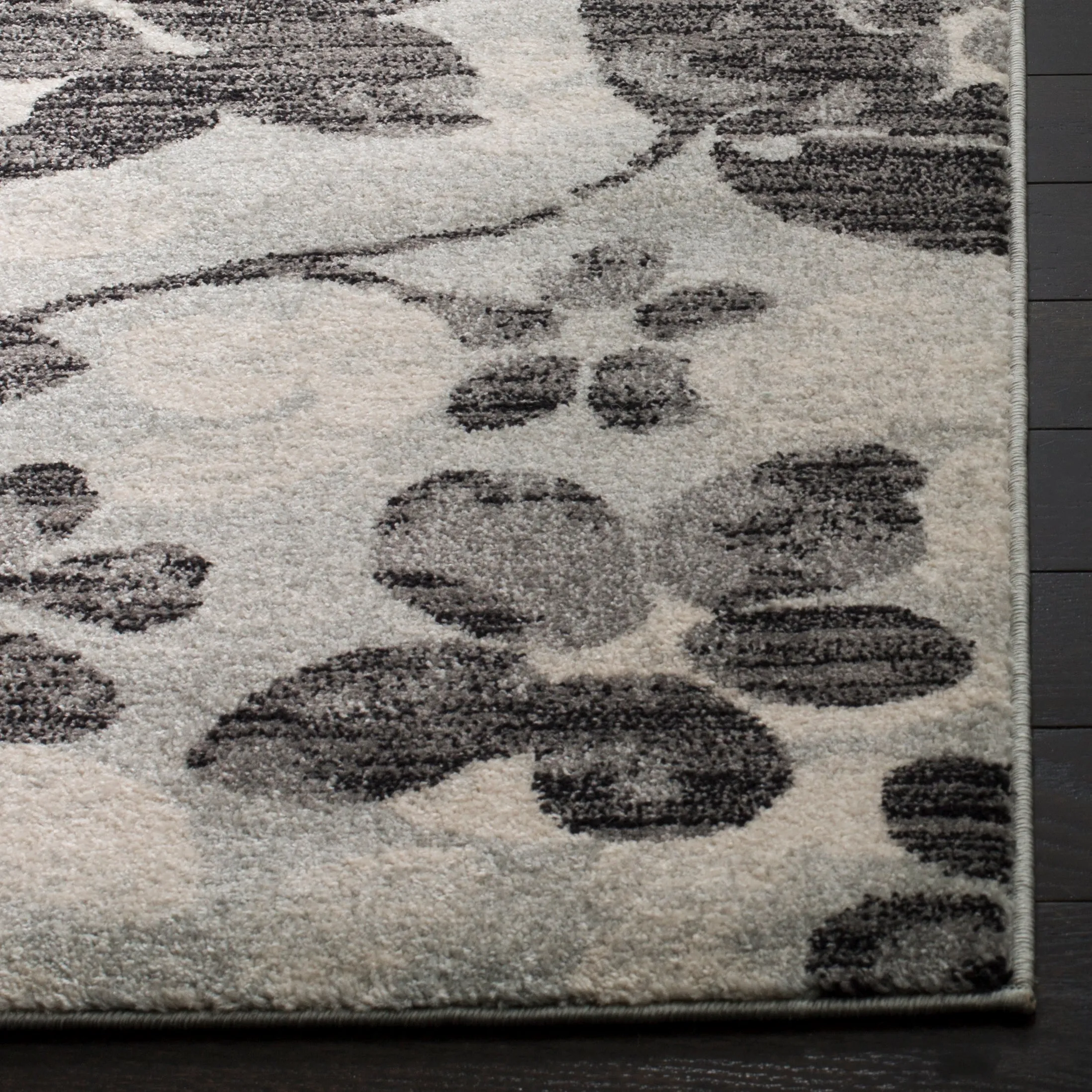 Evoke Machine Made Area Rug, Grey / Black Contemporary Style Easy Care