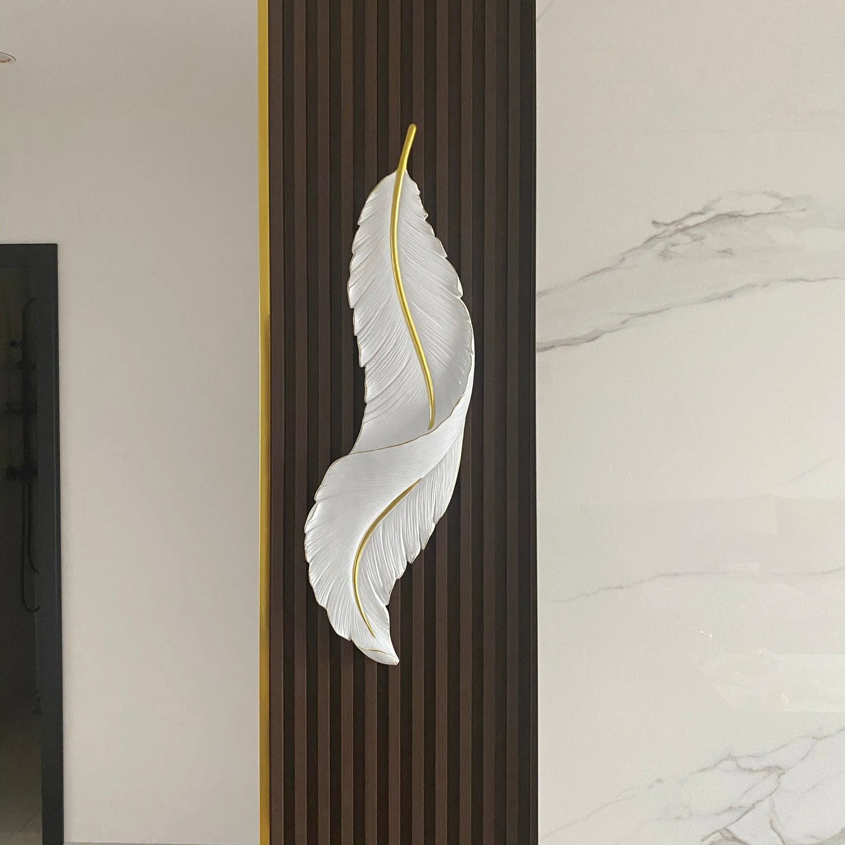 Feather Wall Lamp