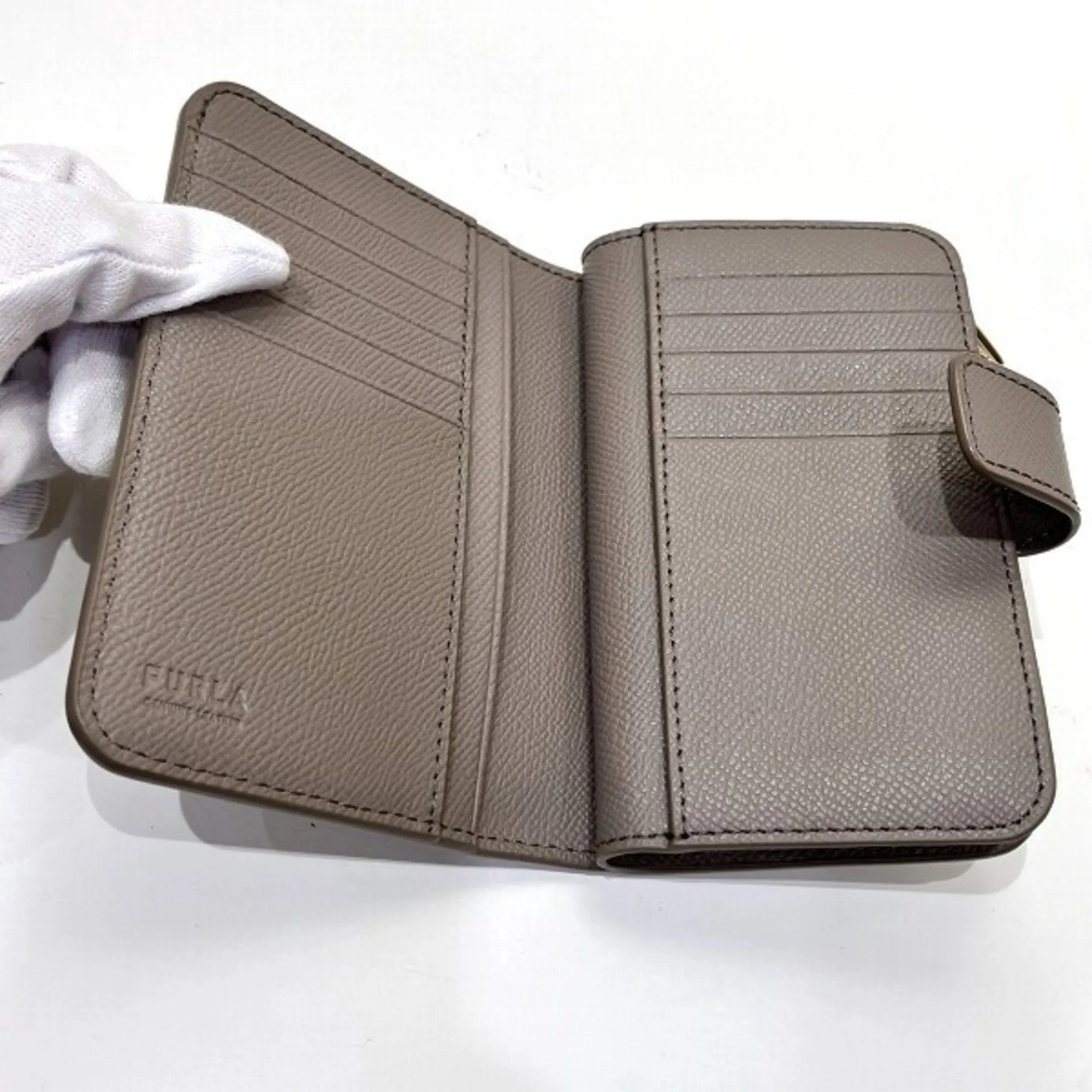 Furla Leather Wallet (Bi-Fold) (Pre-Owned)