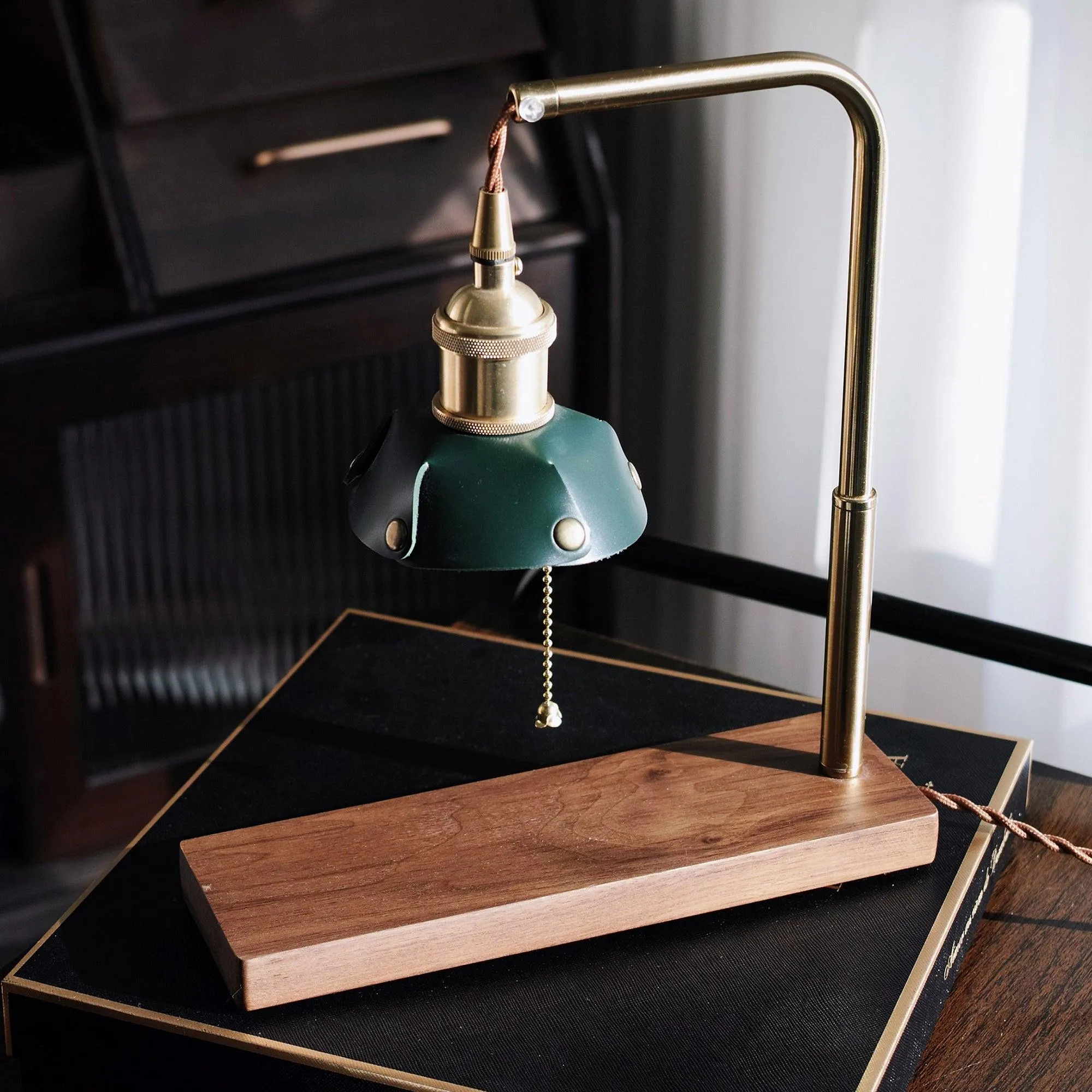 Harnik Retro Table Lamp