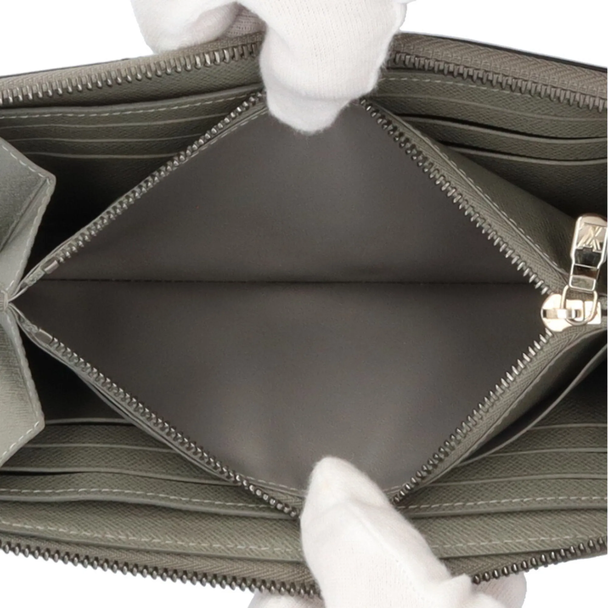 Louis Vuitton Cosmos Monogram Canvas Long Wallet (Bi-Fold) (Pre-Owned)