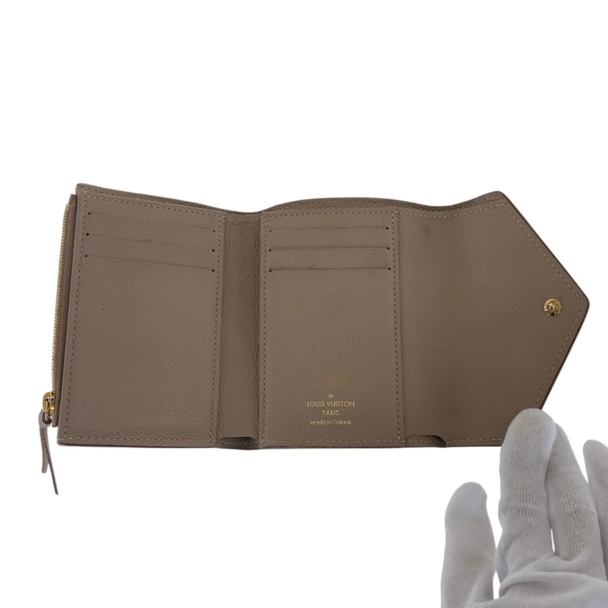Louis Vuitton ish Leather Wallet (Tri-Fold) (Pre-Owned)