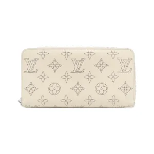 Louis Vuitton Lv ivory Mahina Leather Long Wallet (Bi-Fold) (Pre-Owned)