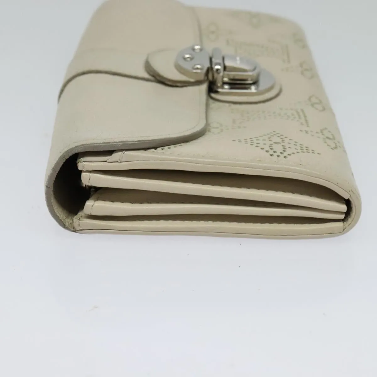 Louis Vuitton Mahina Leather Wallet (Pre-Owned)