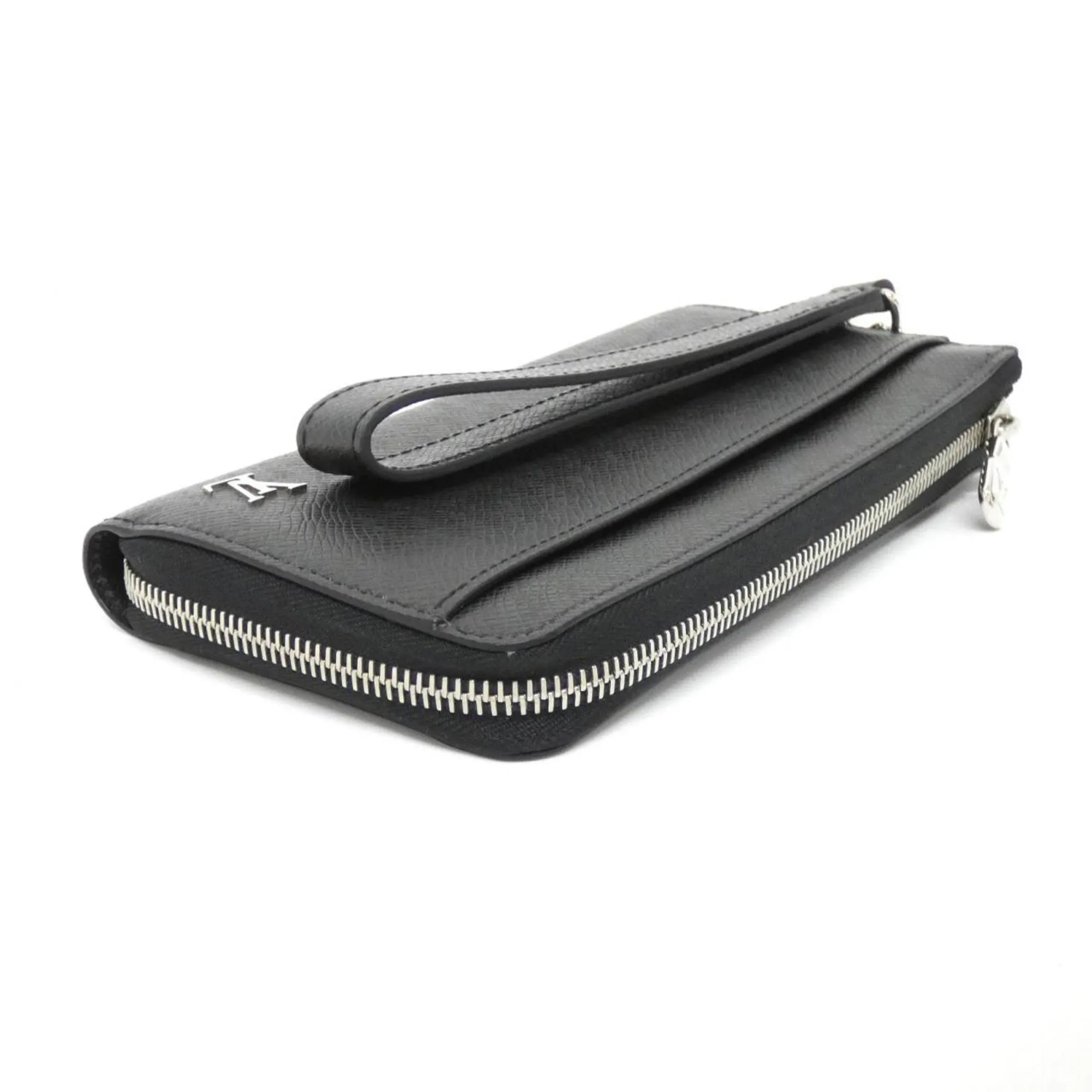 Louis Vuitton Taiga Leather Long Wallet (Bi-Fold) (Pre-Owned)