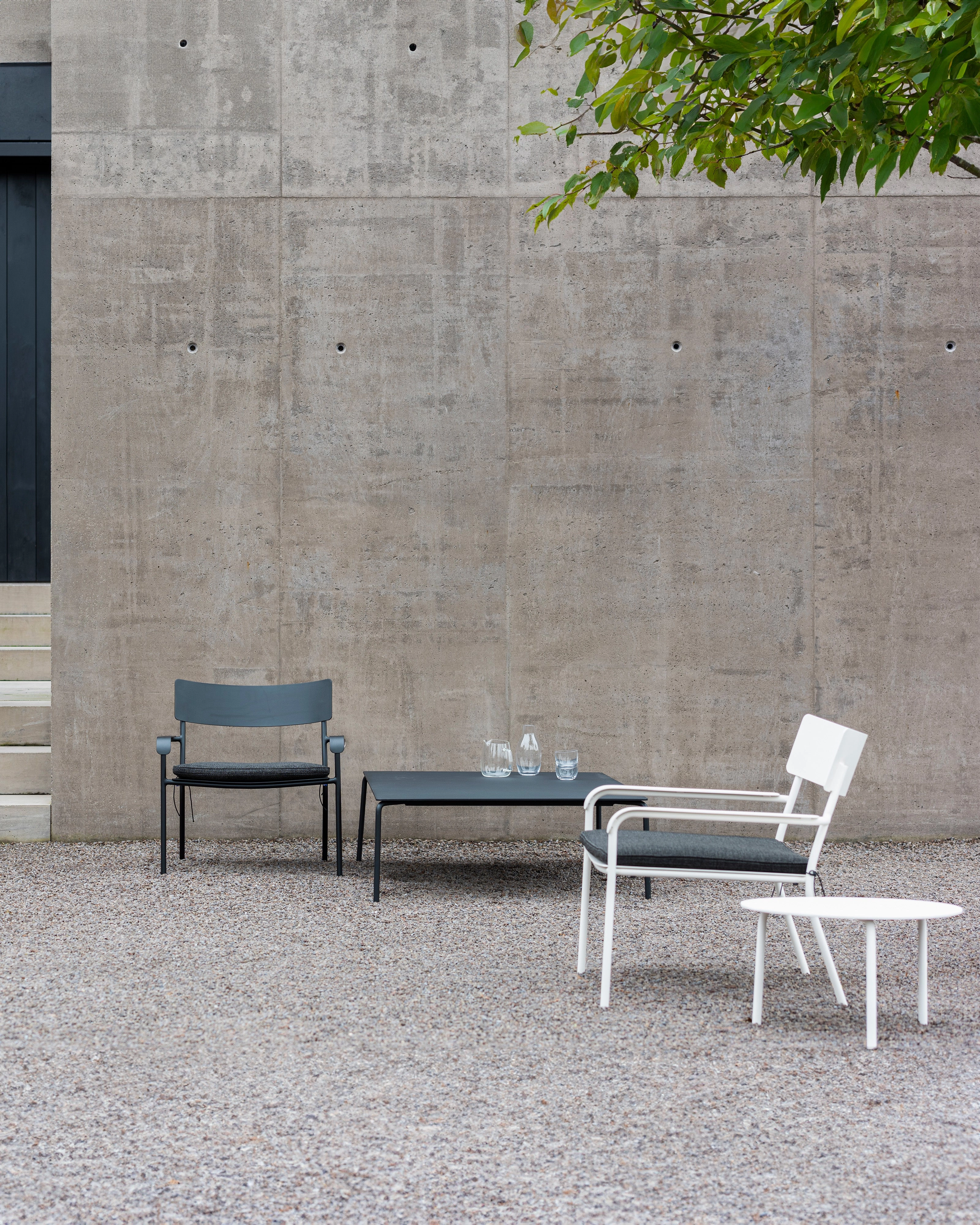 Lounge chair aluminium sand August