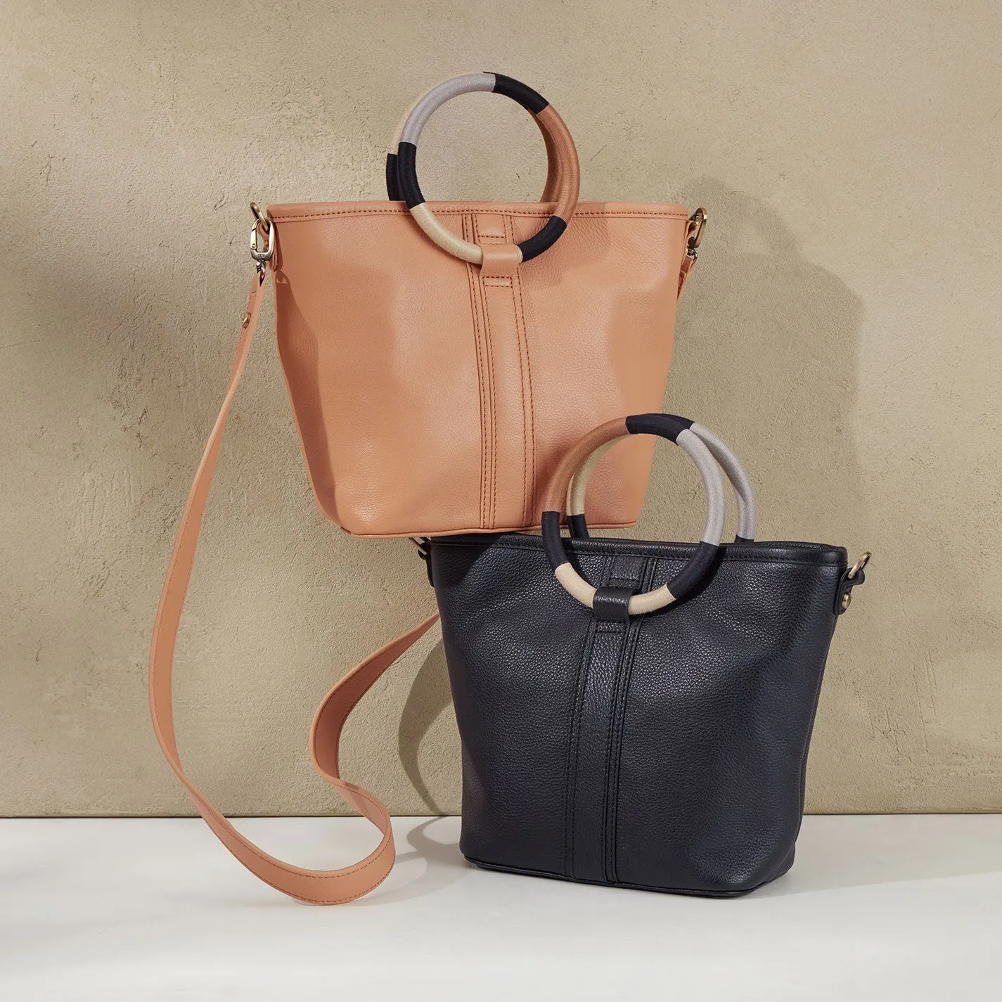 Luna Small Tote In Pebbled Leather - Black