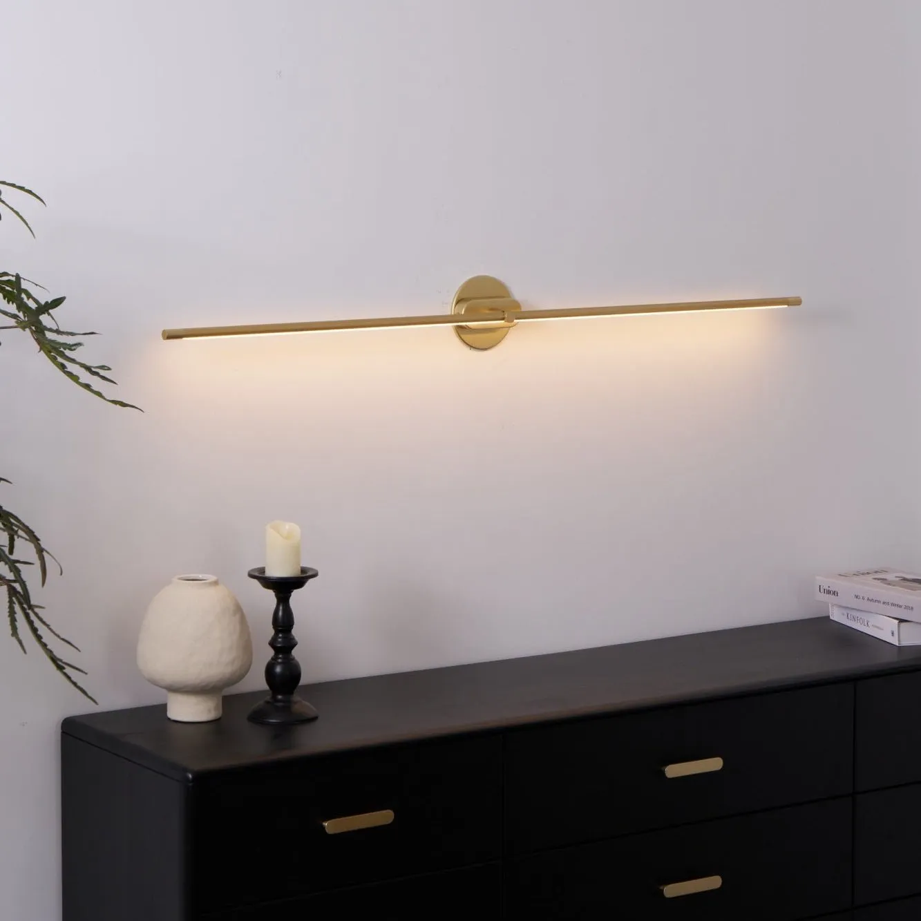 Minimalist Linear Wall Lamp