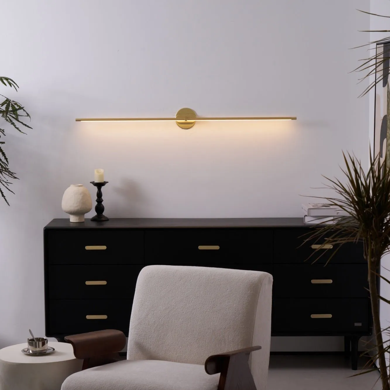 Minimalist Linear Wall Lamp
