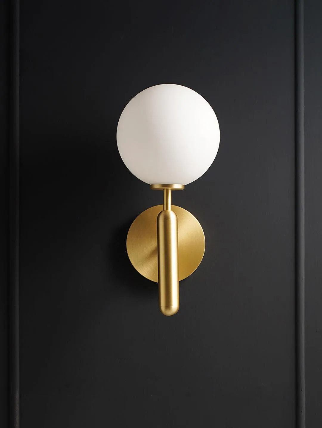 Nordica Wall Lamp