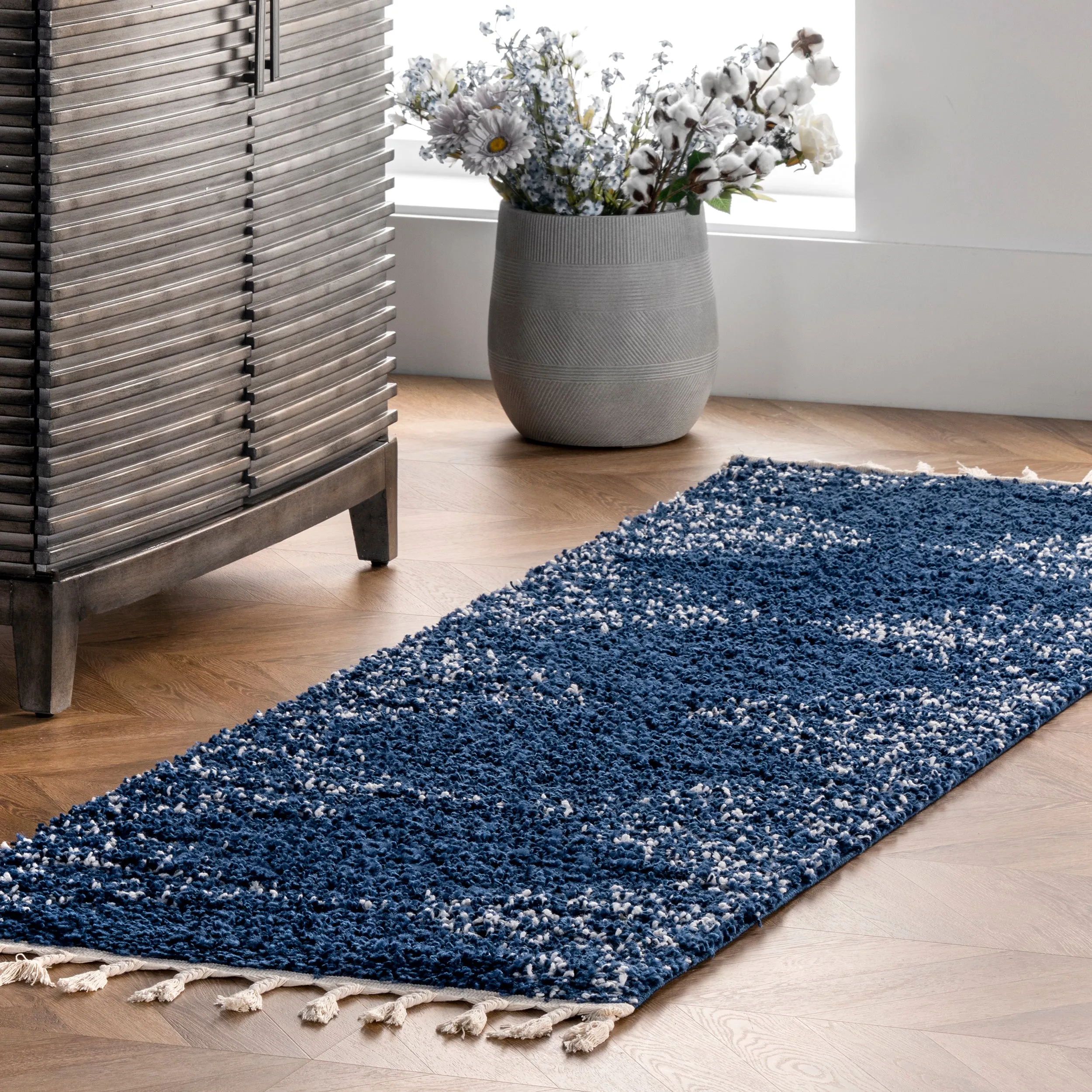nuLOOM Bria Moroccan Diamond Tassel Area Rug