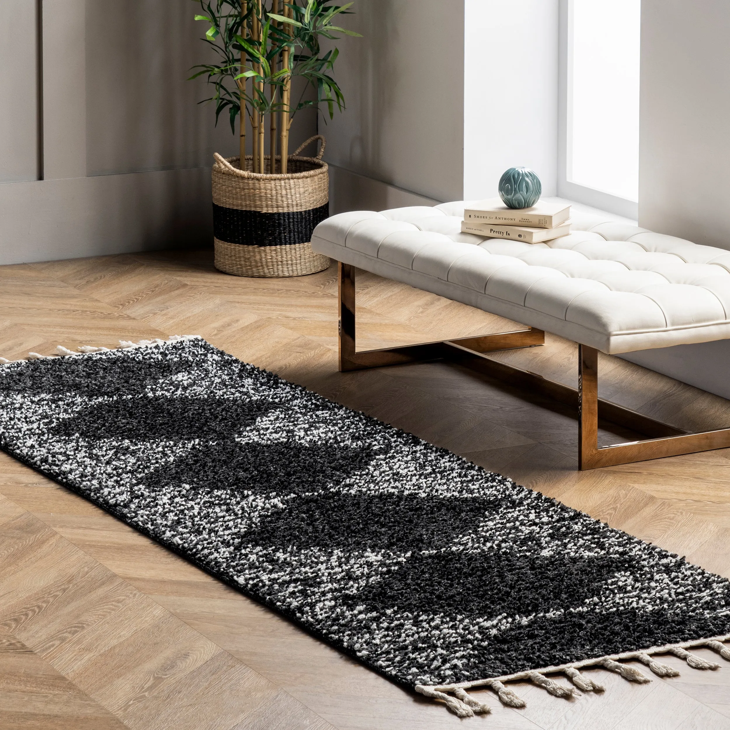 nuLOOM Bria Moroccan Diamond Tassel Area Rug