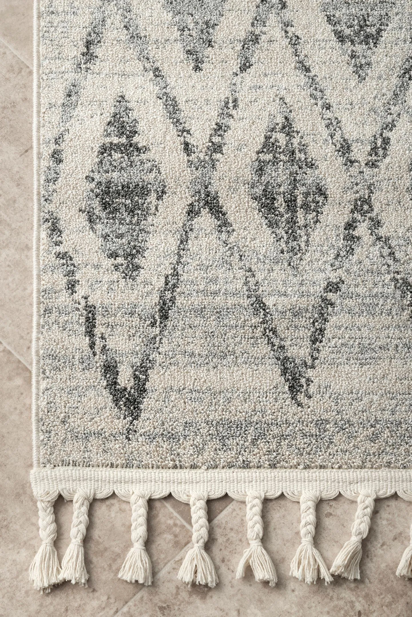 nuLOOM Diamond Daphne Area Rug