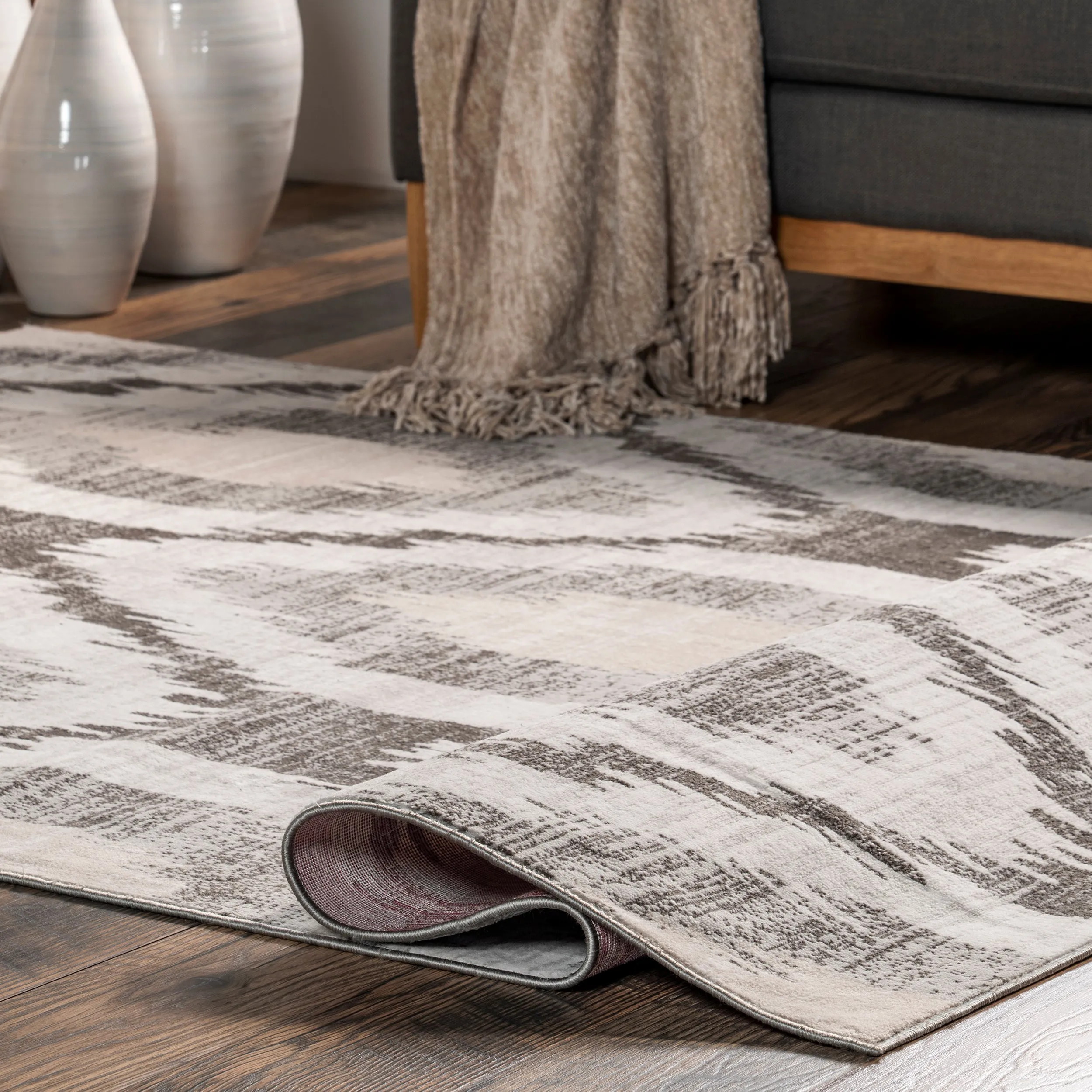nuLOOM Eliise Faded Trellis Machine Washable Area Rug