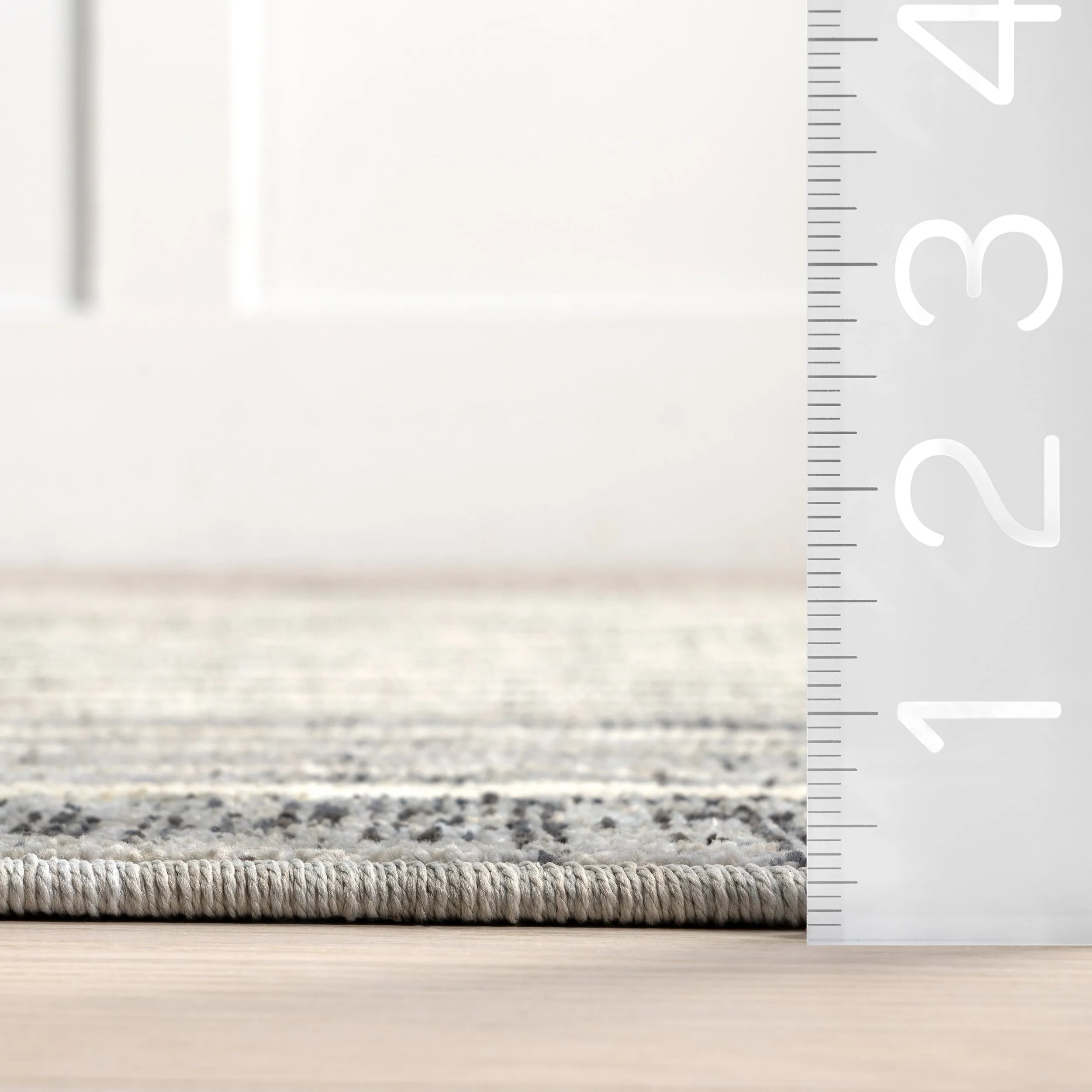 nuLOOM Emely Modern Striped Area Rug