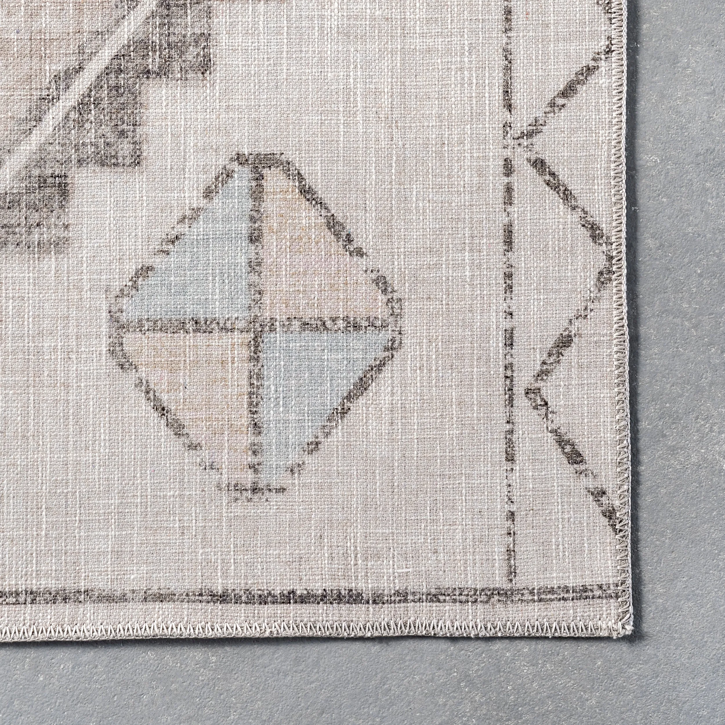 nuLOOM Misha Southwestern Diamond Machine Washable Area Rug