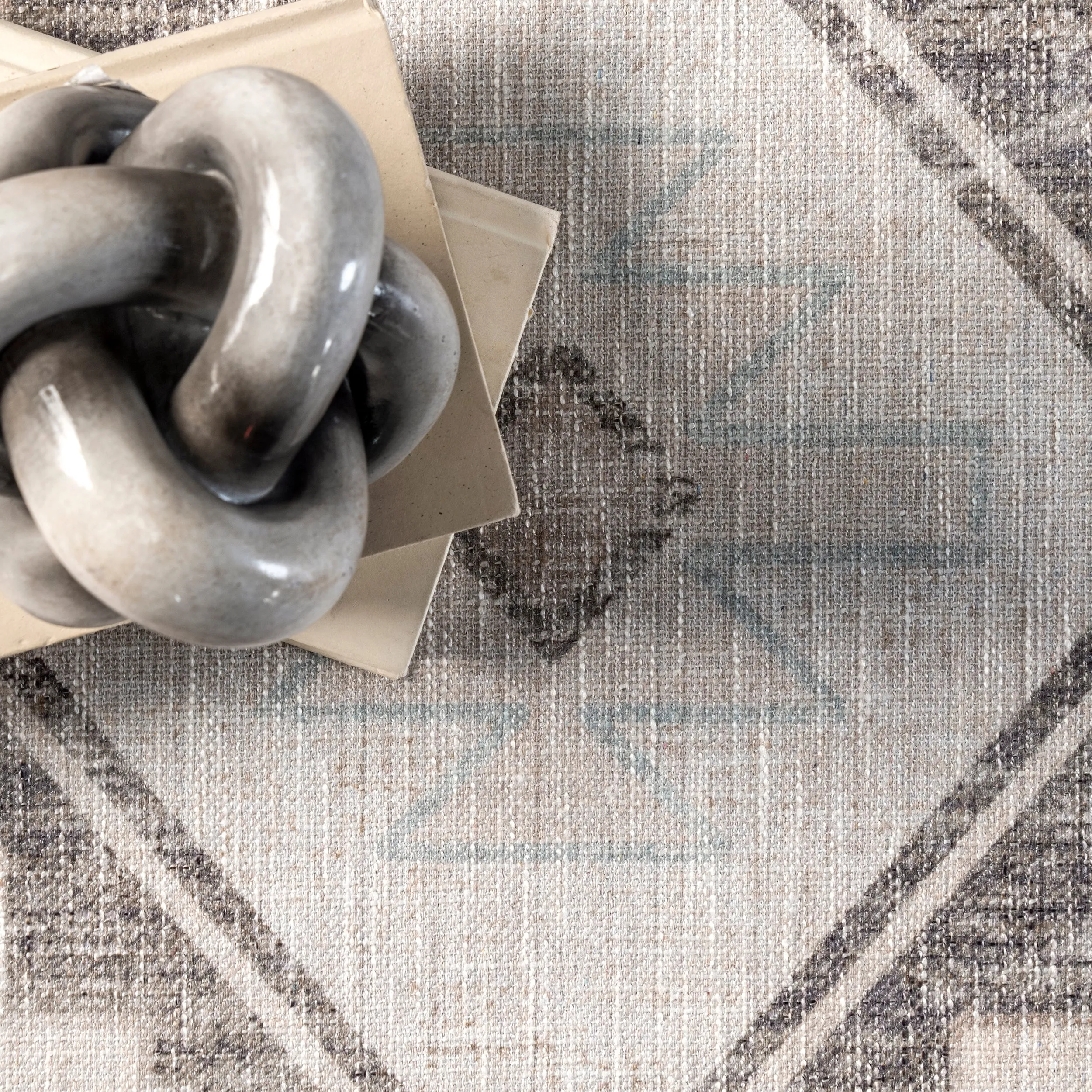 nuLOOM Misha Southwestern Diamond Machine Washable Area Rug