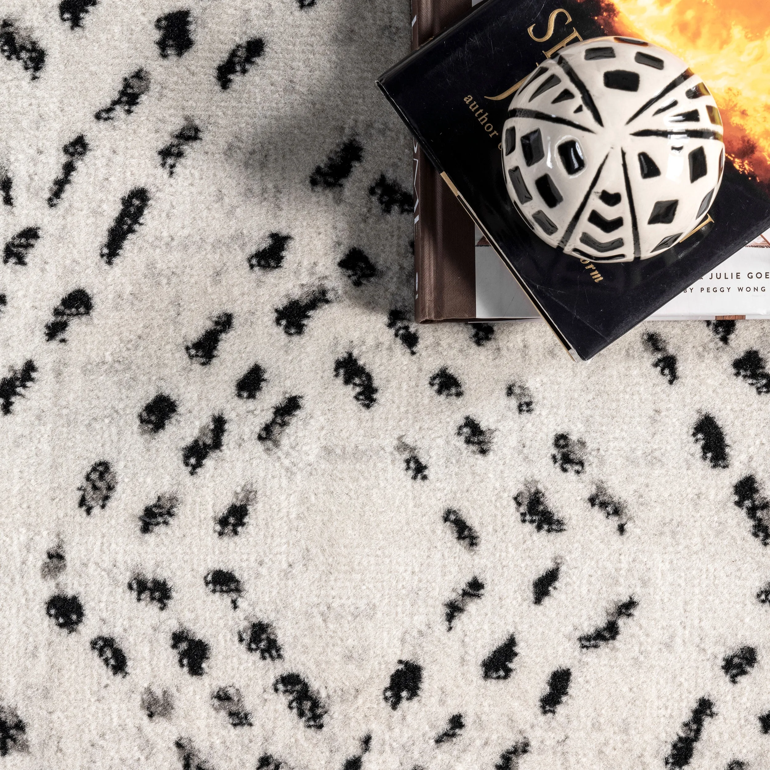 nuLOOM Olivia Transitional Moroccan Area Rug