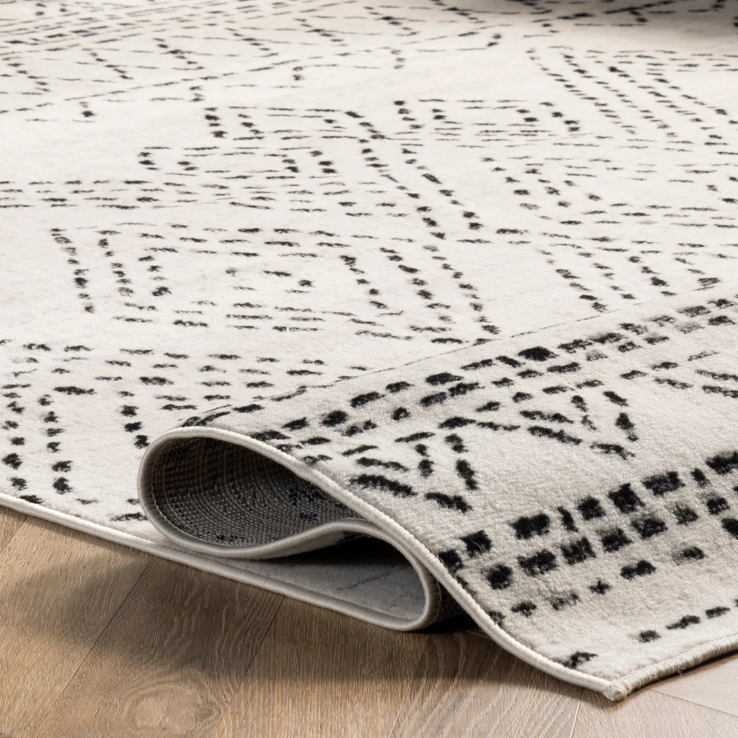 nuLOOM Olivia Transitional Moroccan Area Rug