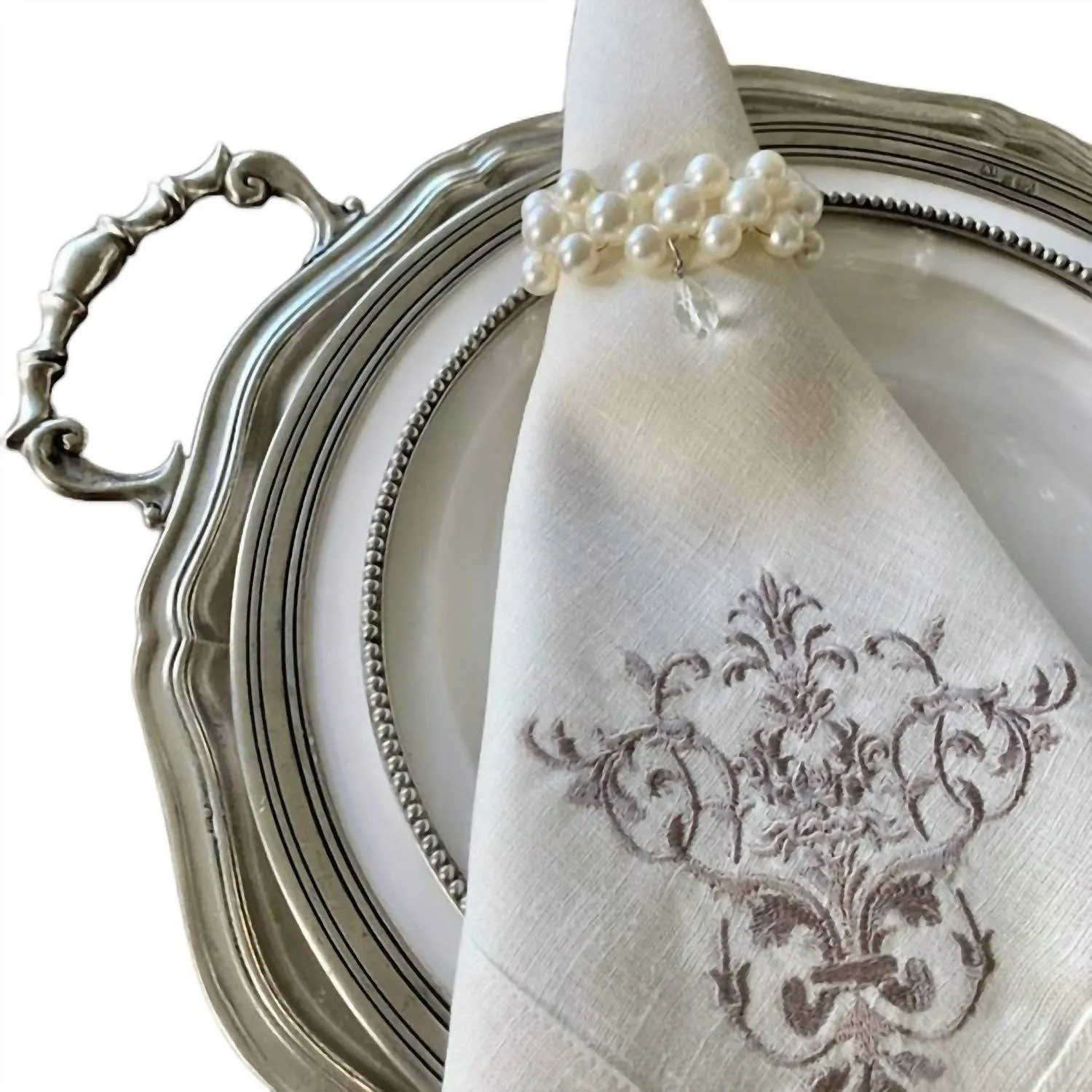 Pearl With Teardrop Napkin Ring Set Of 3 In White