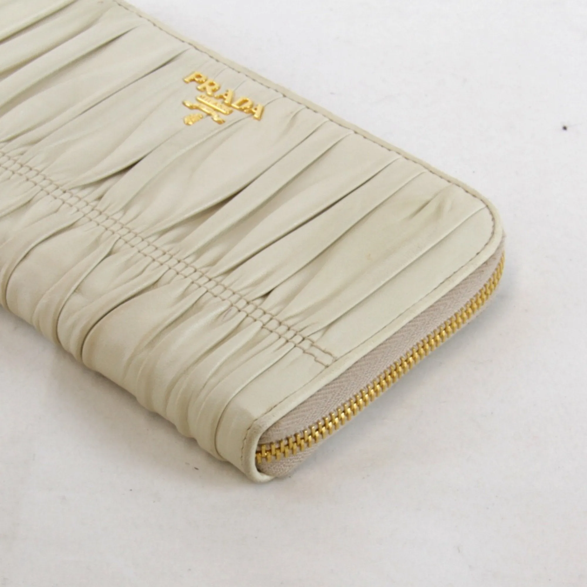 Prada Leather Long Wallet (Bi-Fold) (Pre-Owned)