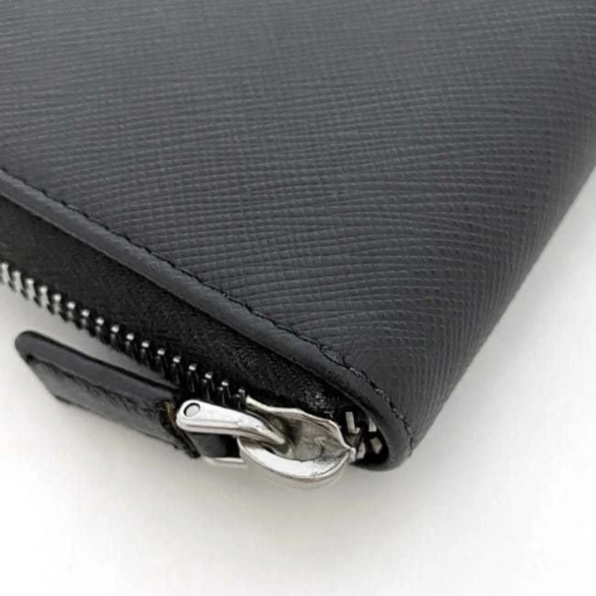 Prada  Saffiano Long Wallet (Bi-Fold) (Pre-Owned)