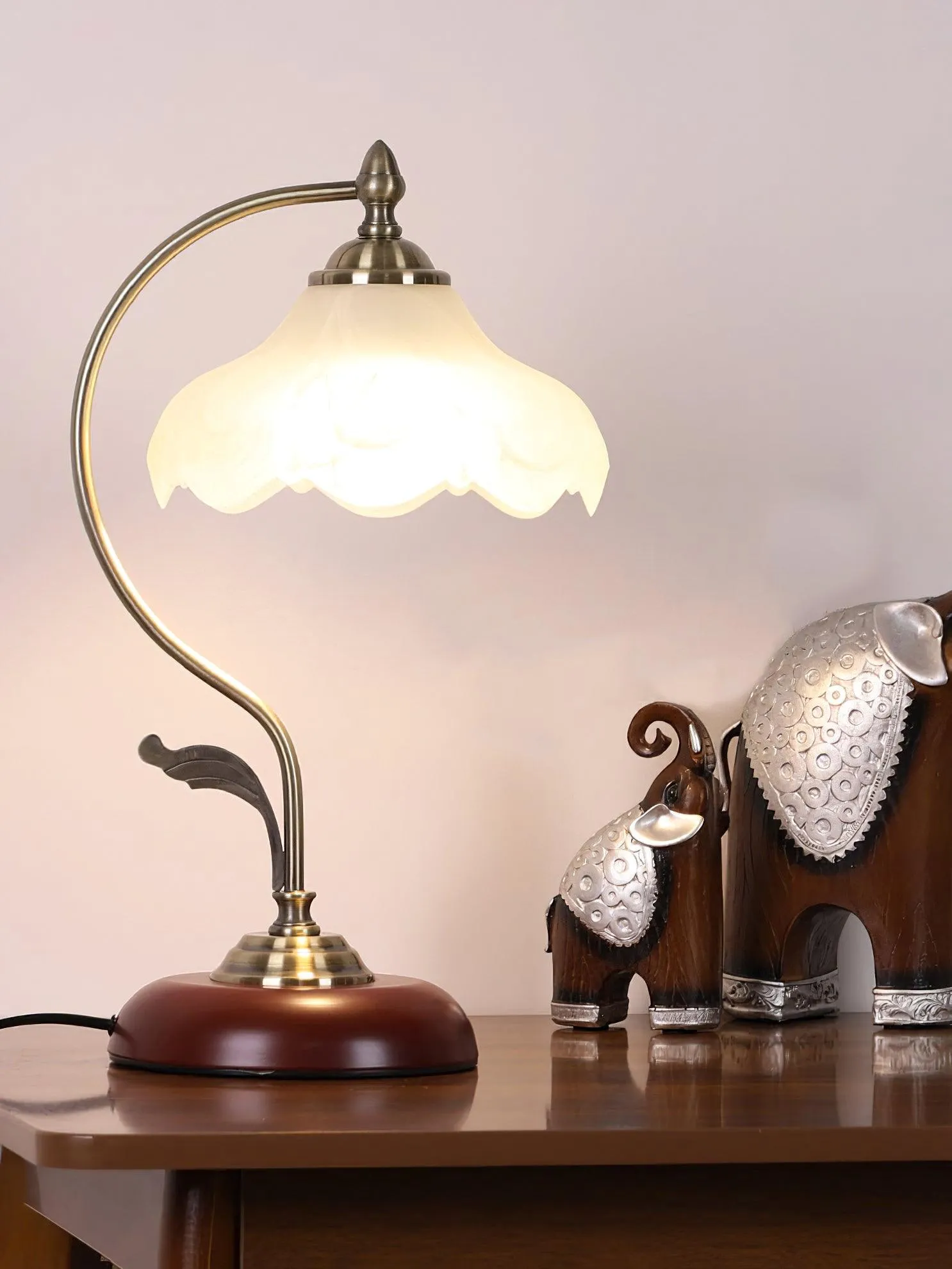 Retro Flower Table Lamp