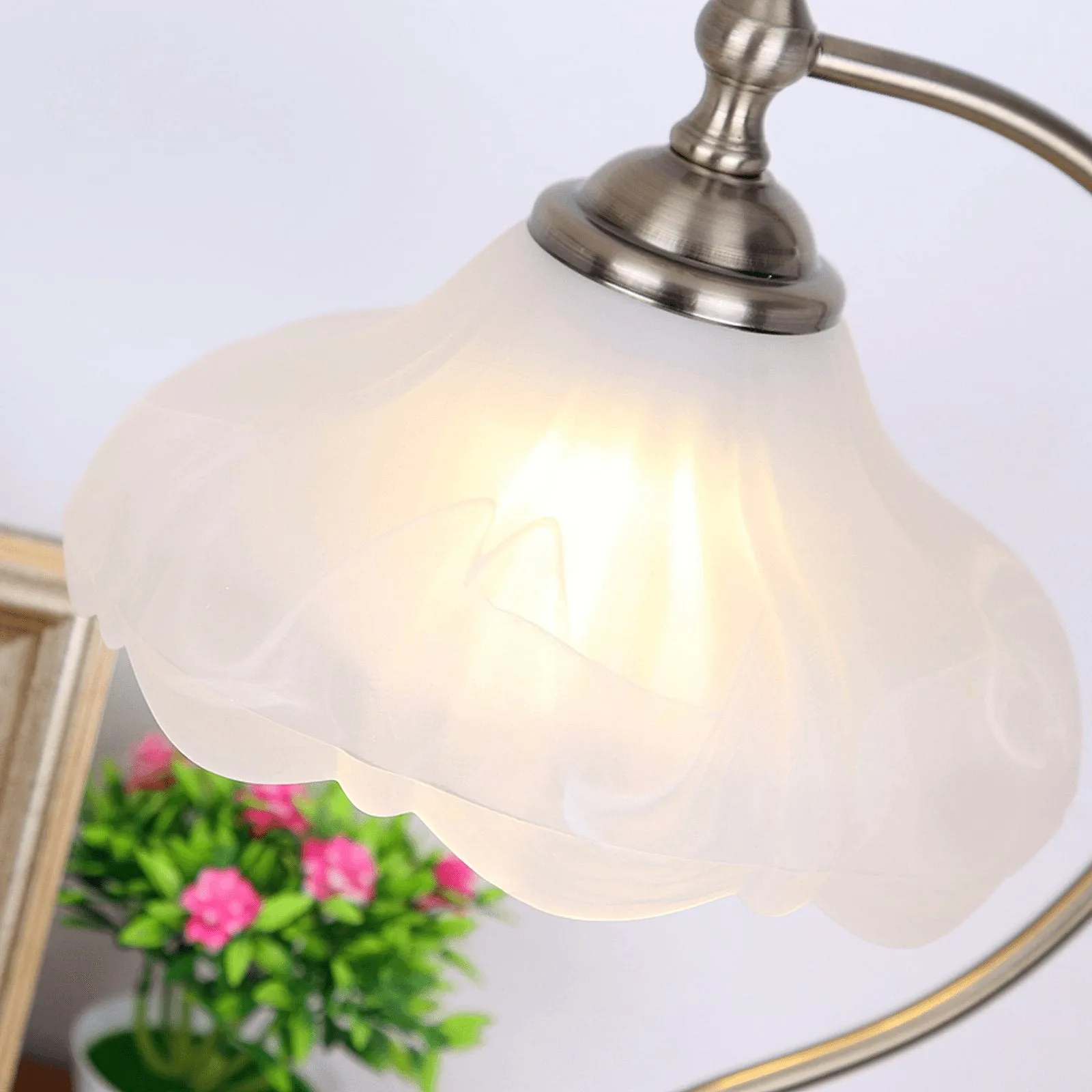 Retro Flower Table Lamp