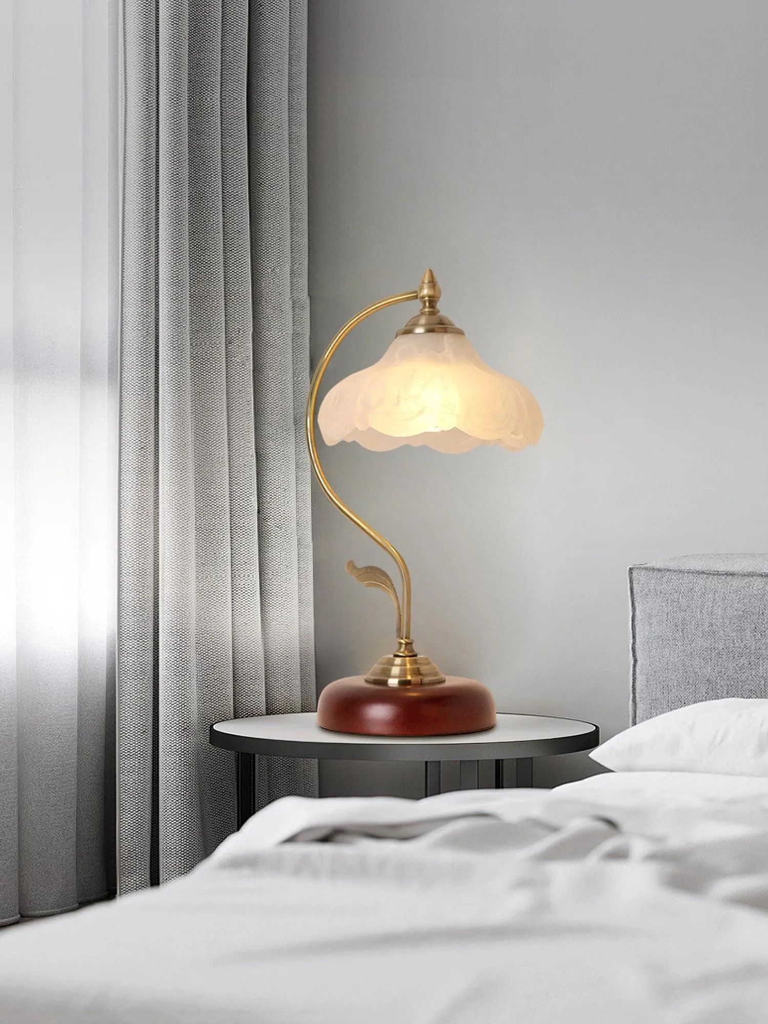 Retro Flower Table Lamp