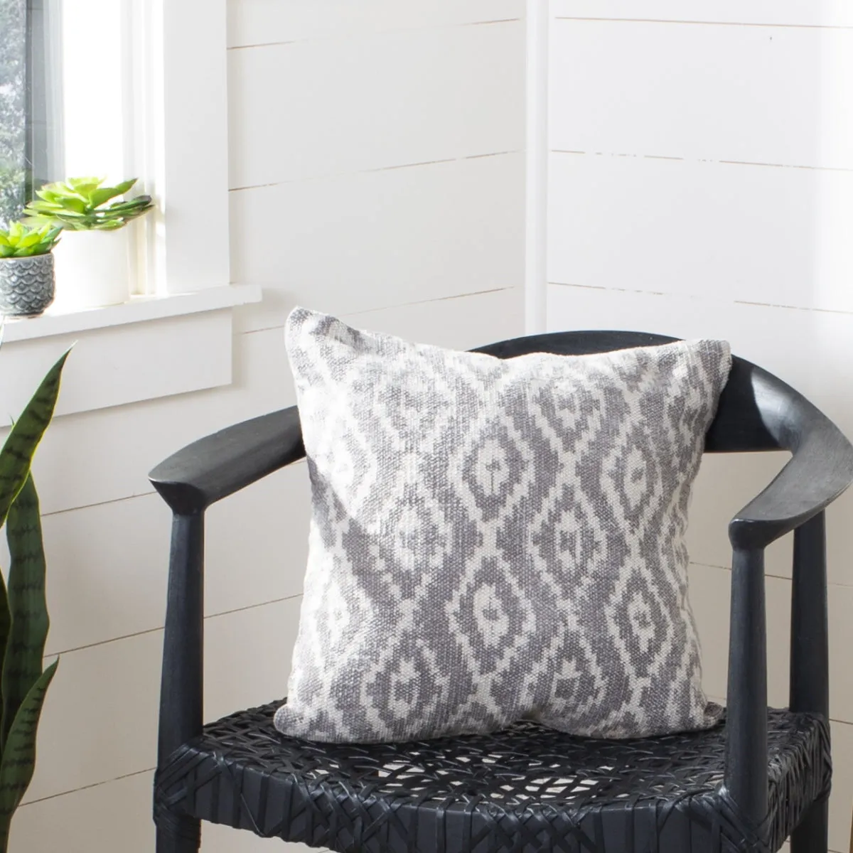 Safavieh Benzon Pillow Throw Pillows cheap throw sets