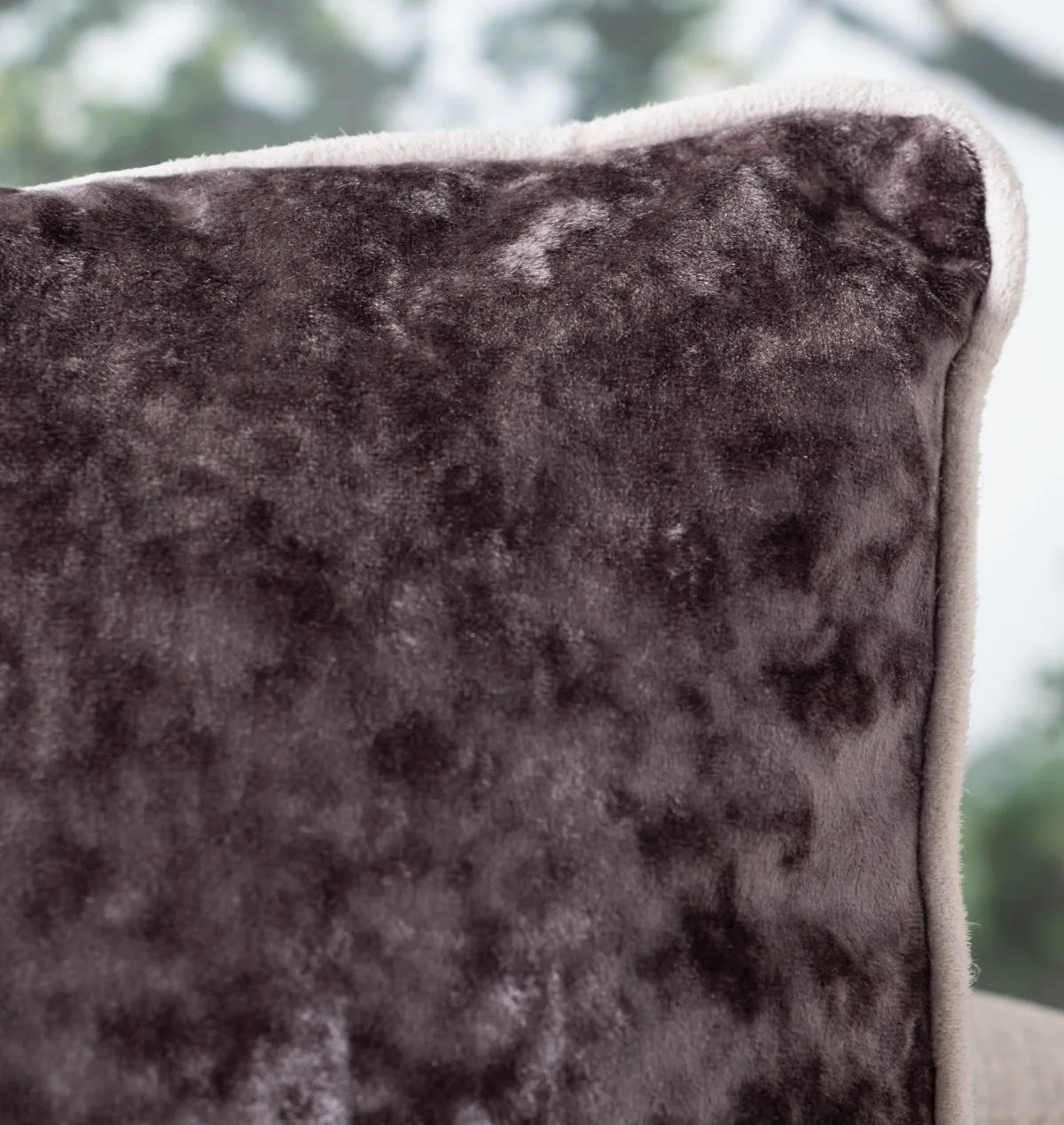 Safavieh Darian Pillow
