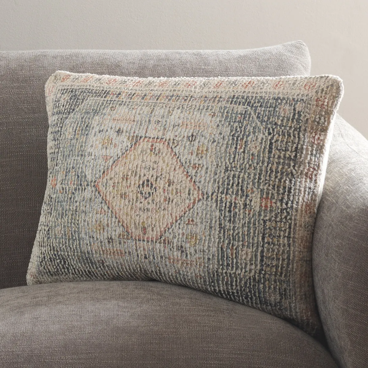 Safavieh Jayde Pillow Throw Pillows cheap throw sets