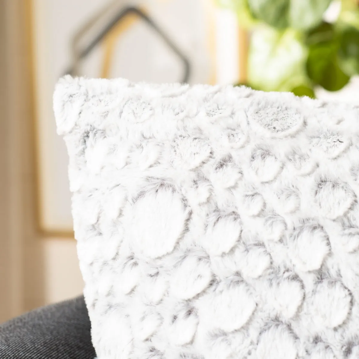 Safavieh Kiana Pillow