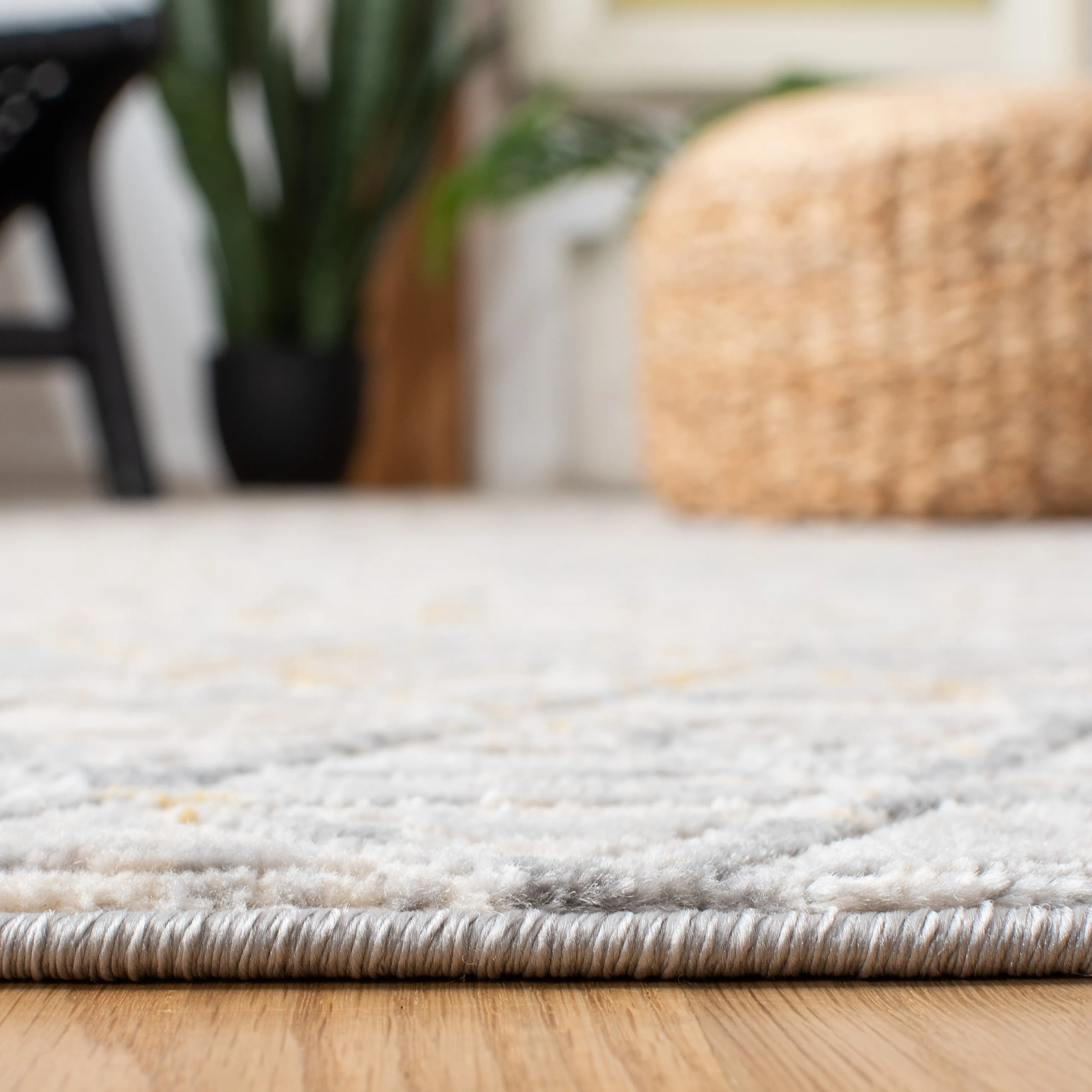 Safavieh Lagoon Collection Rug