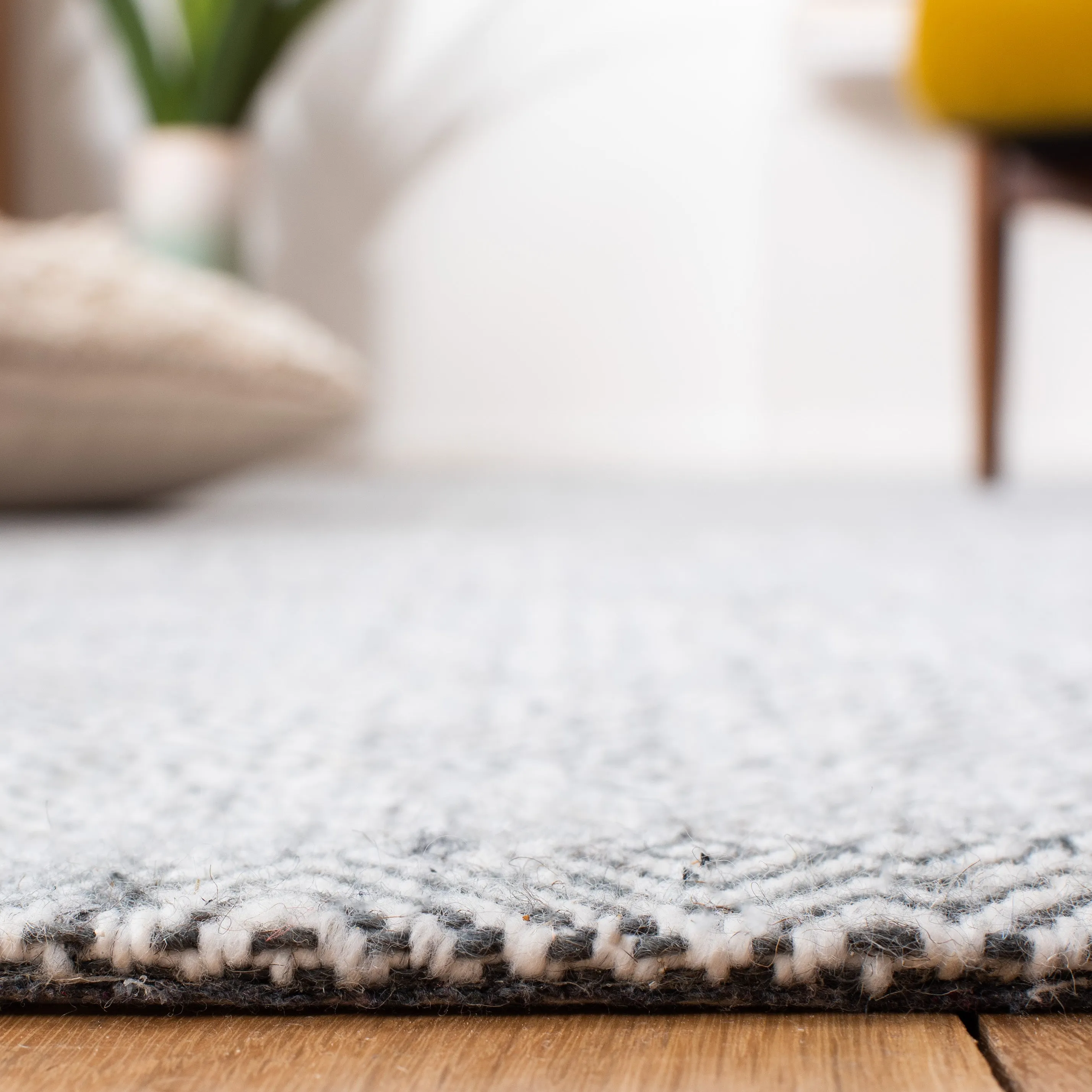 Safavieh Marbella Handwoven Rug