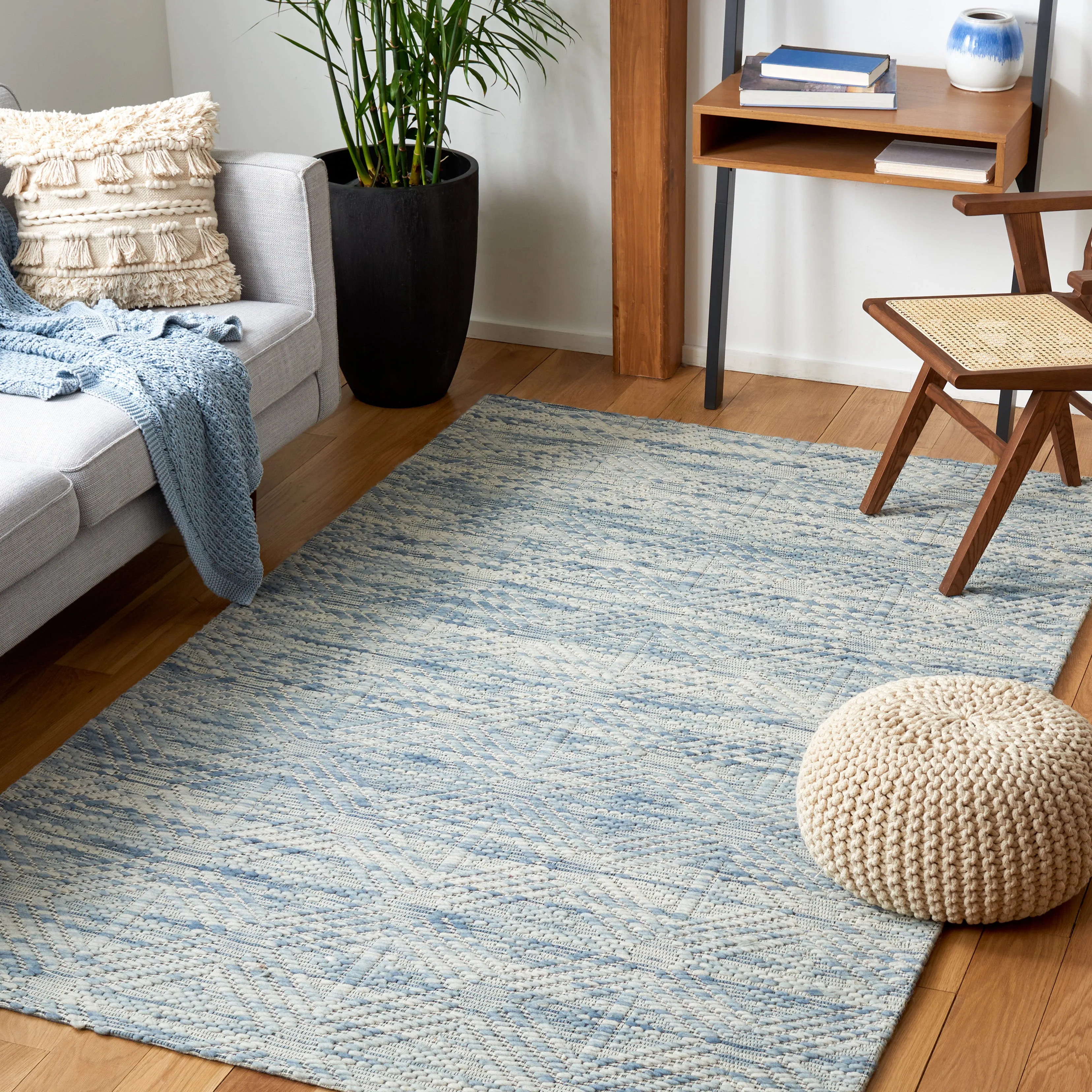 Safavieh Marbella Rug