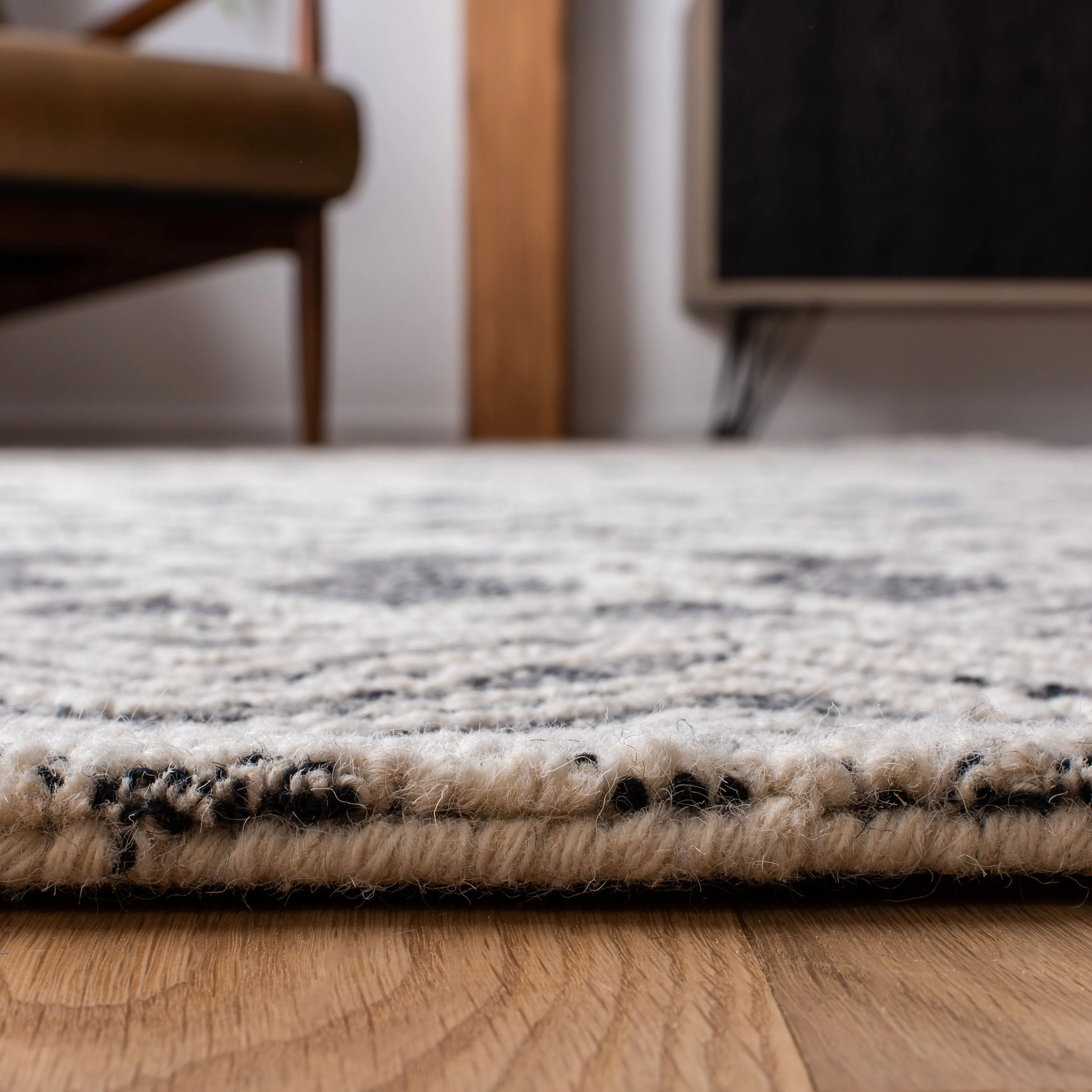 Safavieh Micro-Loop Handmade Rug
