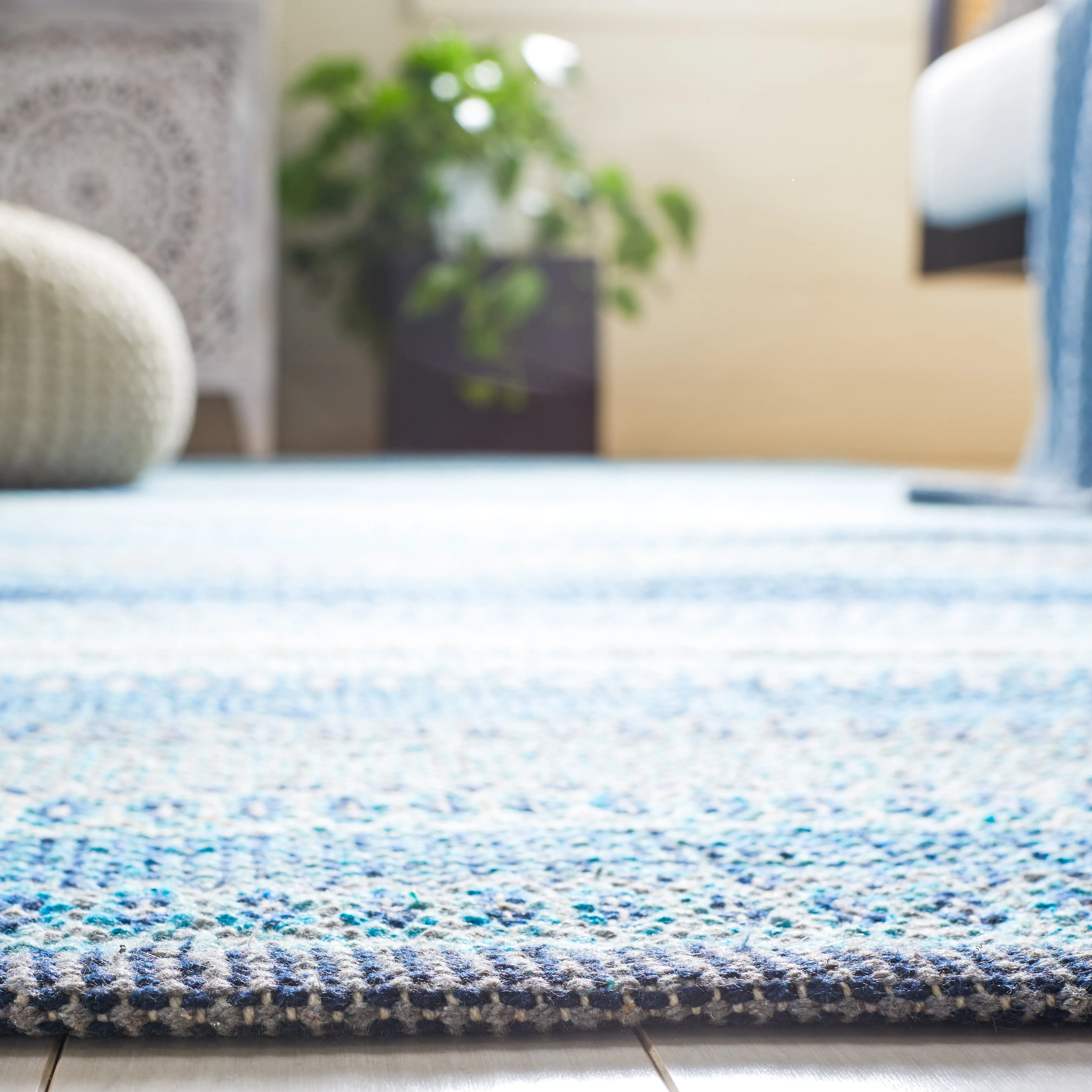 Safavieh Montauk Handwoven Rug