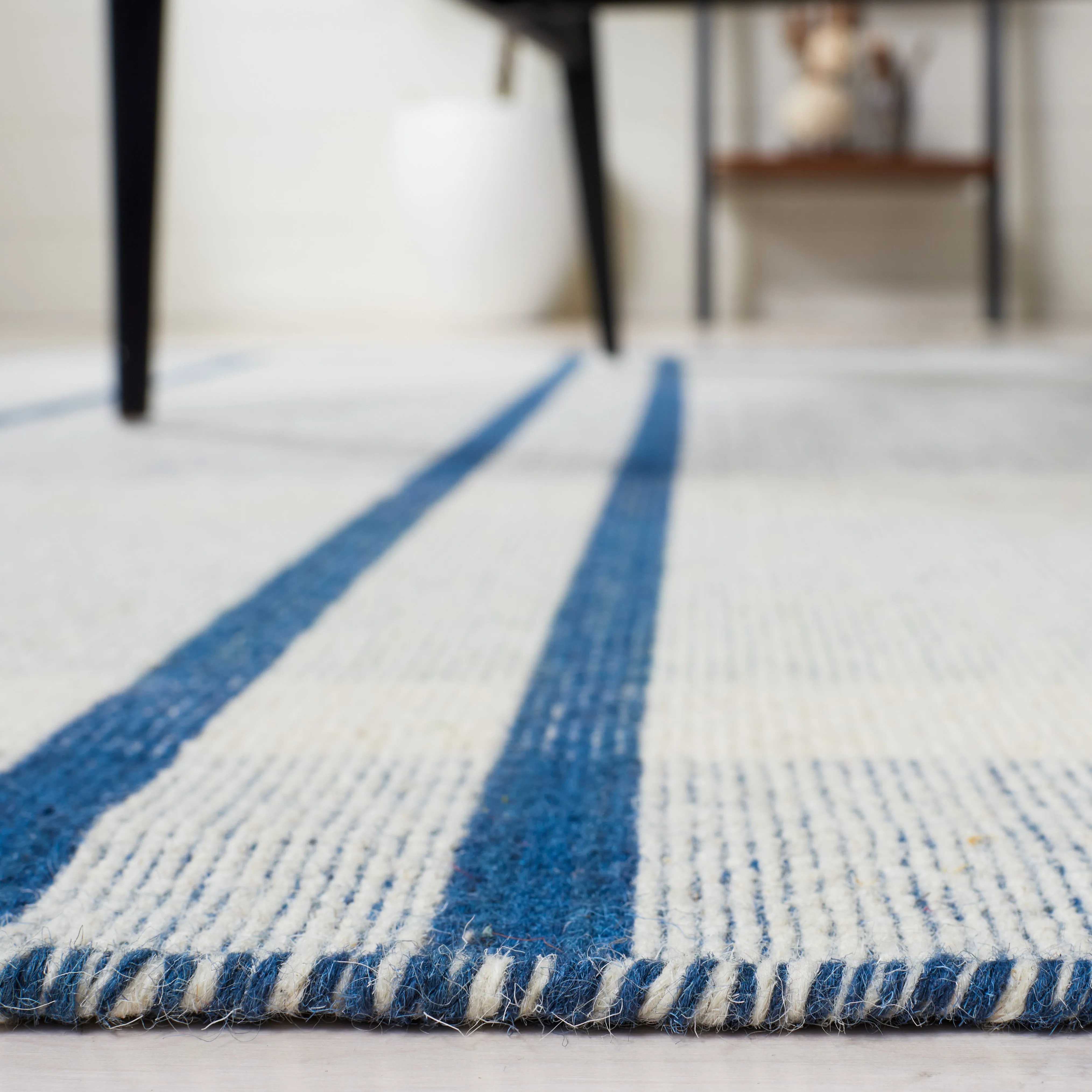 Safavieh Striped Kilim Handwoven Rug